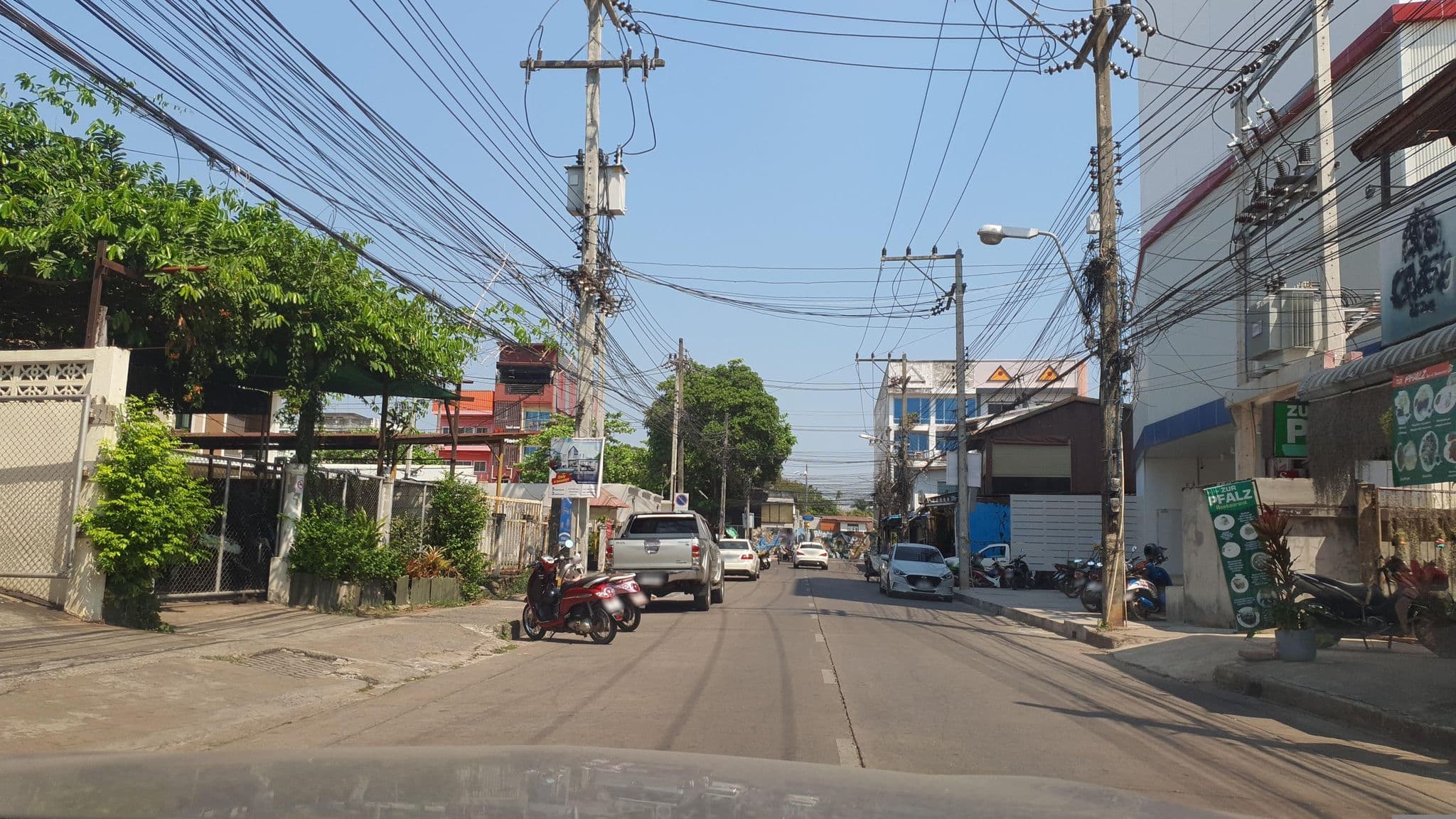 Street view near Top Mansion, Udon Thani — © jrcarlsen (CC BY-SA · Mapillary)