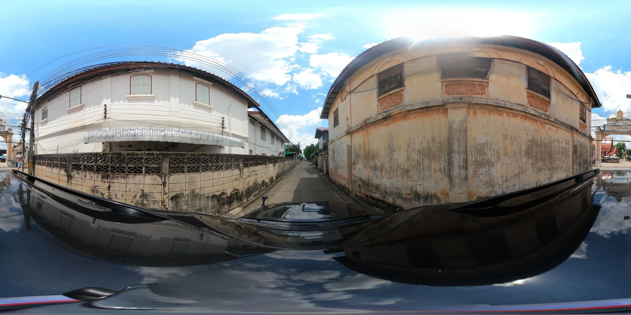 Street view near sawadee guesthouse, Nong Khai — © nuttawutbunta (CC BY-SA · Mapillary)