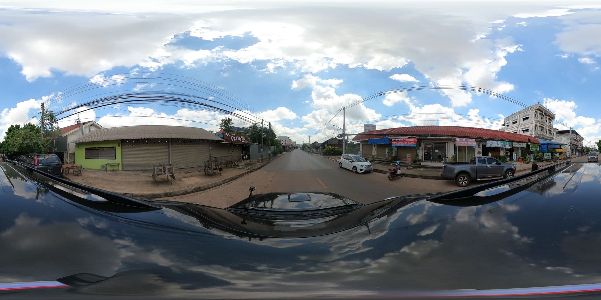 Street view near ช่อฟ้าแกลลอรี่, Nong Khai — © nuttawutbunta (CC BY-SA · Mapillary)