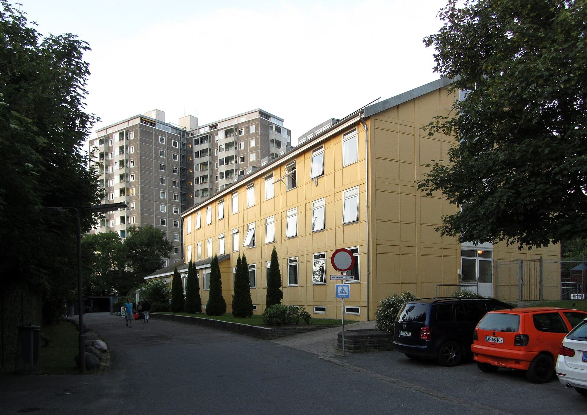 Danhostel Copenhagen Bellahøj (via Wikimedia Commons, CC BY-SA 4.0)