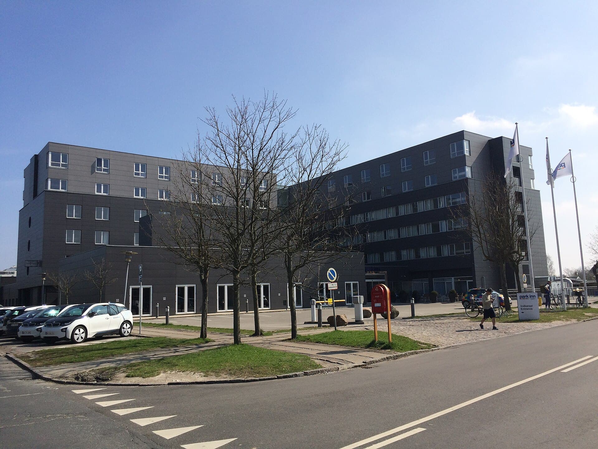 Park Inn By Radisson Copenhagen Airport Hotel (via Wikimedia Commons, CC BY-SA 4.0)