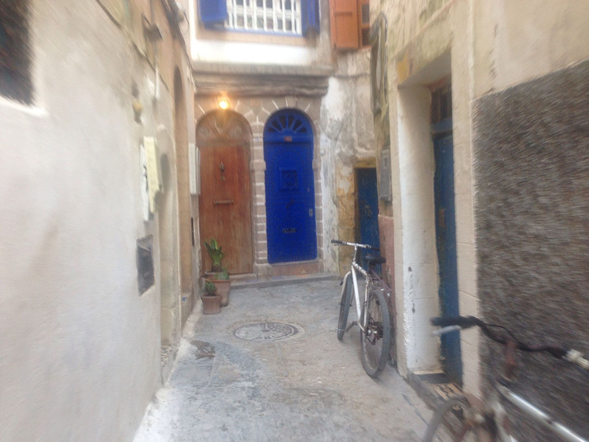 Street view near Riad Gloria, Essaouira — © nmattisson (CC BY-SA · Mapillary)