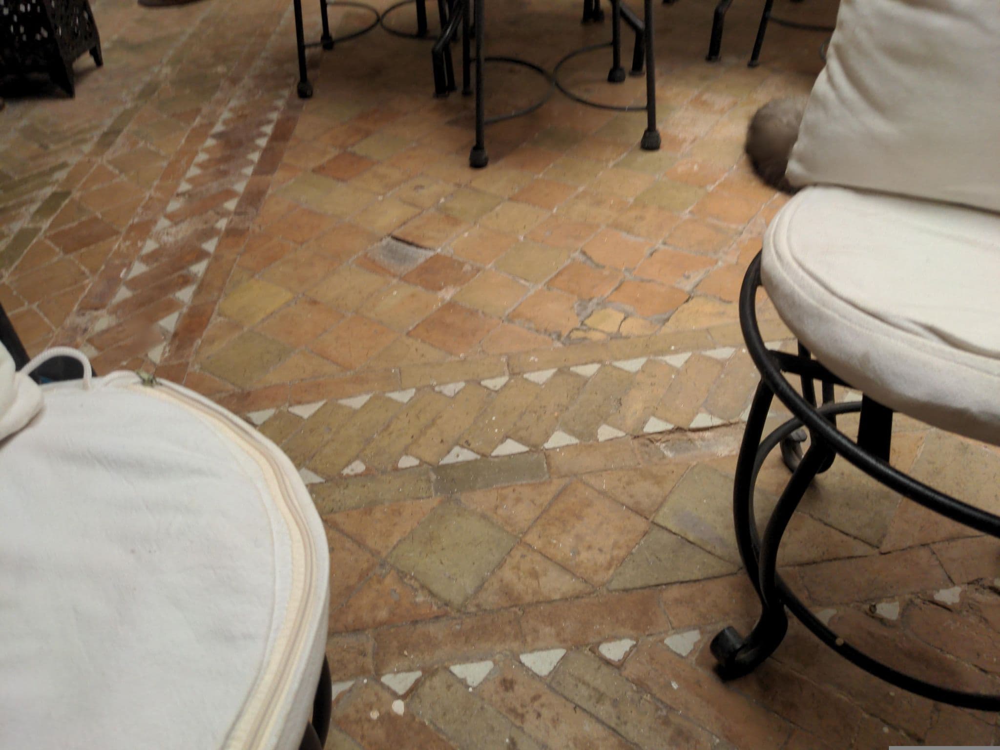 Street view near Le Riad de l’Orchidée, Marrakesh — © asturksever (CC BY-SA · Mapillary)