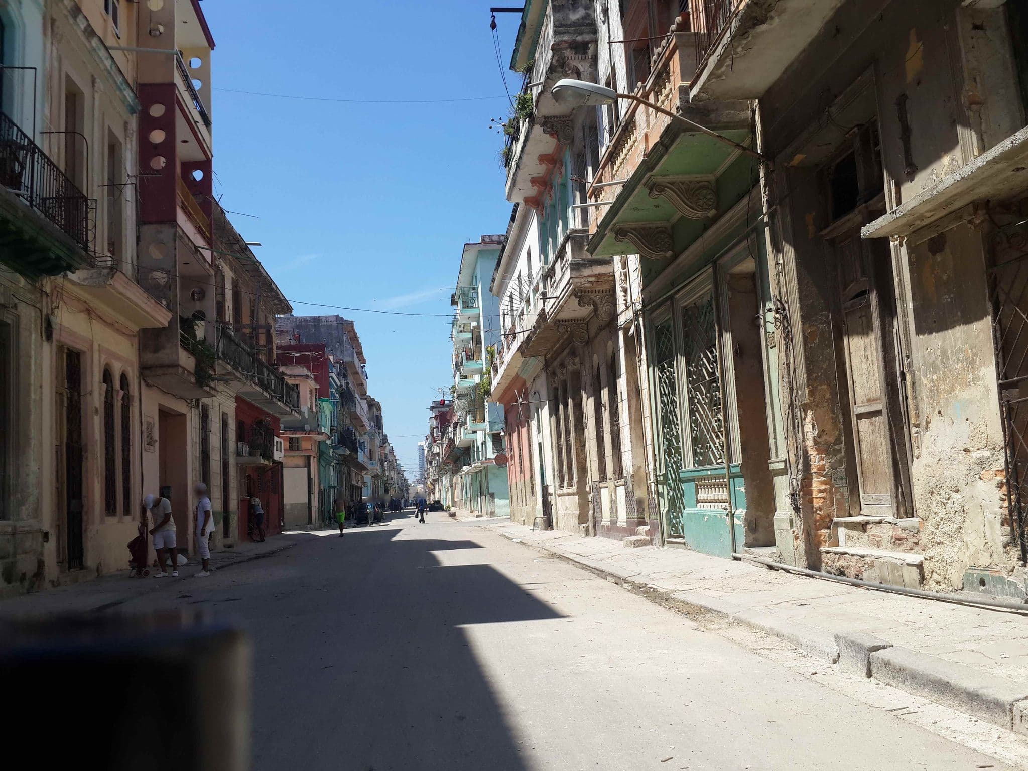 Street view near Casa Aleida Zapatos, Centro Habana