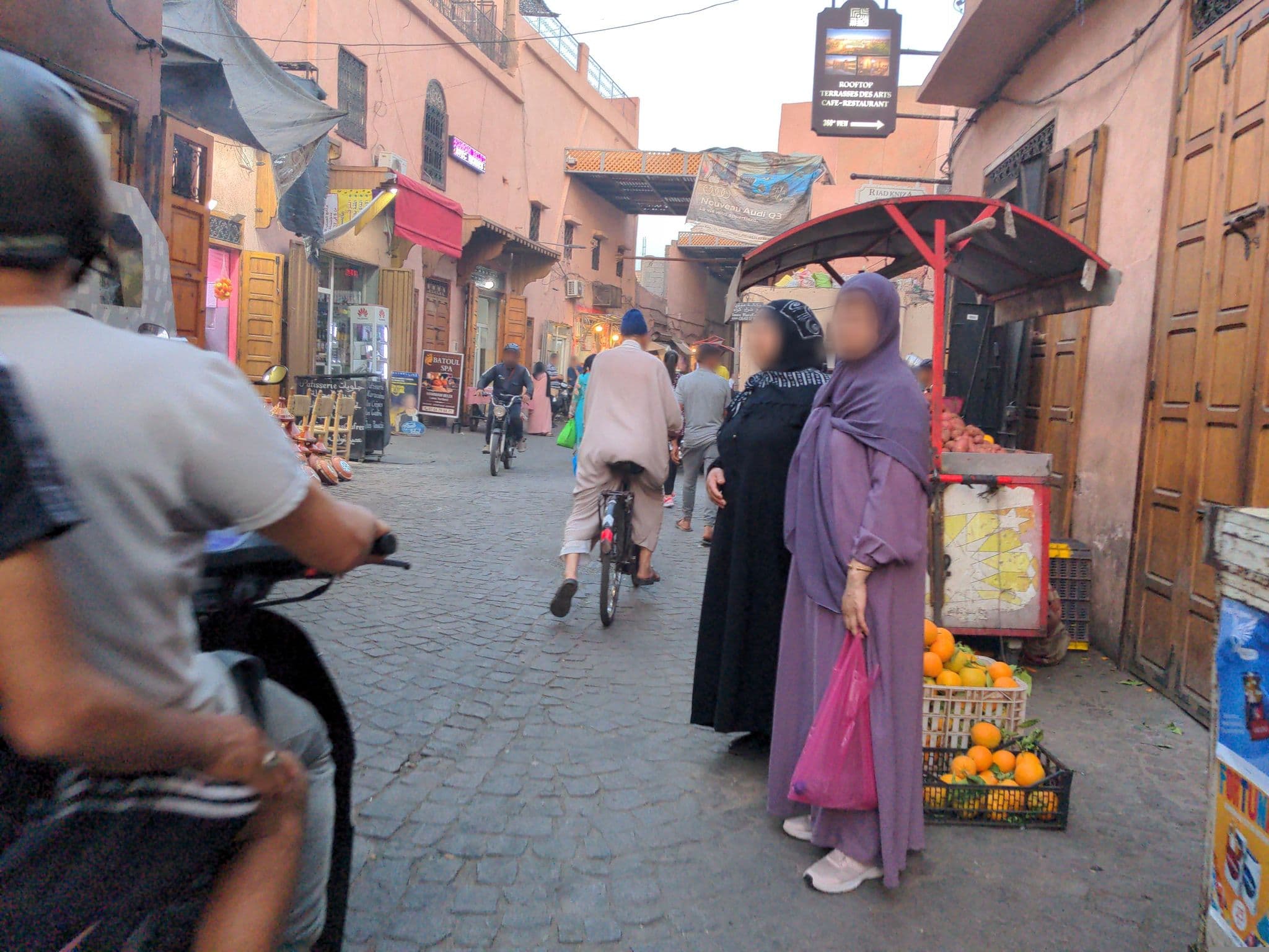 Street view near Riad Chayma, Marrakesh — © asturksever (CC BY-SA · Mapillary)
