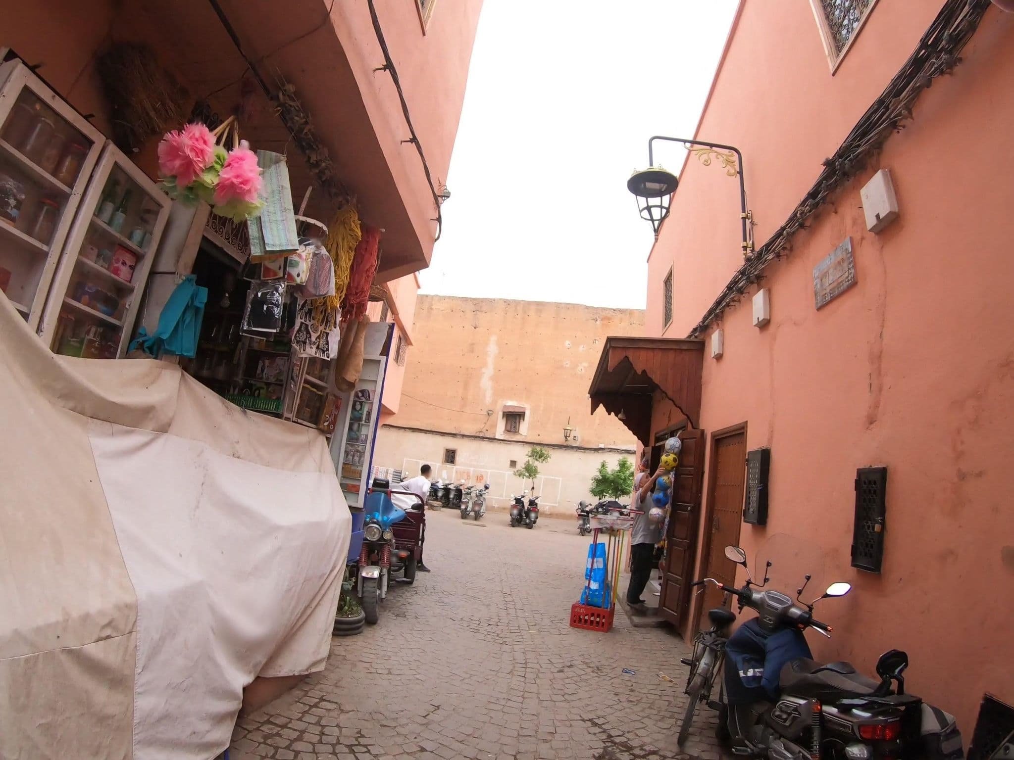 Street view near Riad Nirvana, Méchouar-Kasba — © algirdasc (CC BY-SA · Mapillary)