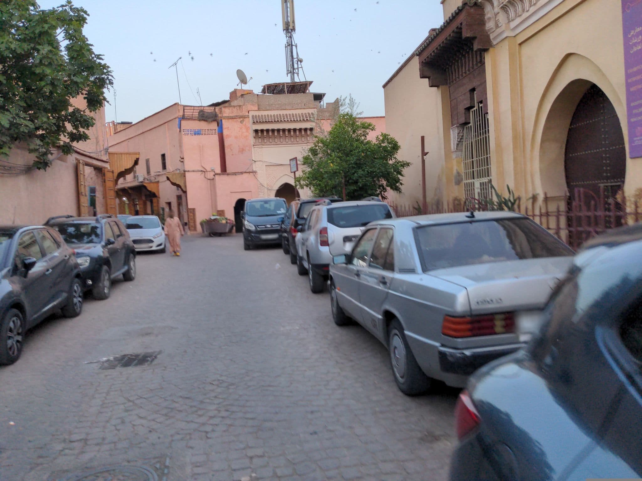 Street view near Riad Majdoulina, Marrakesh — © asturksever (CC BY-SA · Mapillary)