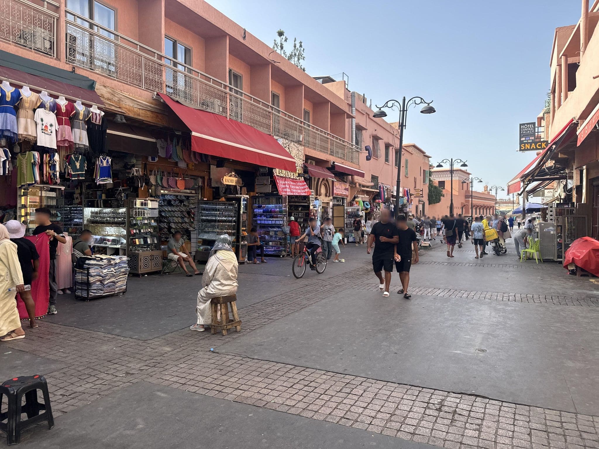 Street view near Ishbilia Hotel, Marrakesh — © danno99 (CC BY-SA · Mapillary)