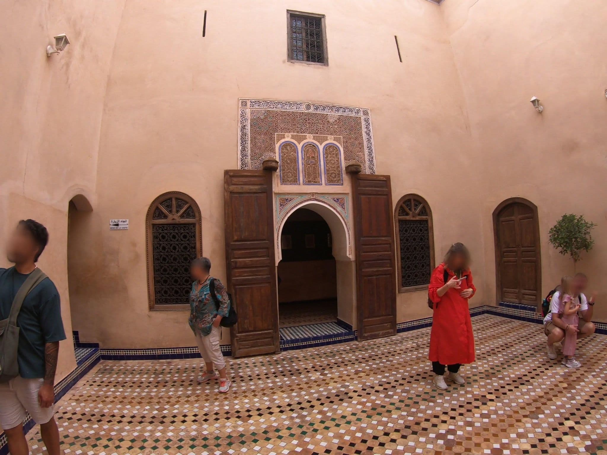 Street view near Piscine Riad Bab Firdaus, Marrakesh — © algirdasc (CC BY-SA · Mapillary)