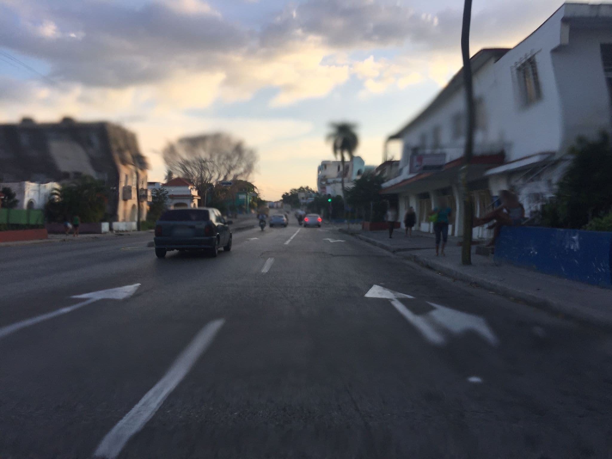 Street view near Renta Martín, Almendares