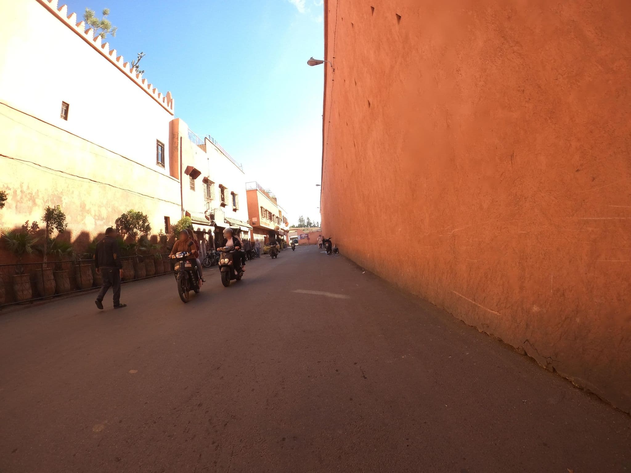 Street view near Riad Khol, Méchouar-Kasba — © masterofnoroad (CC BY-SA · Mapillary)