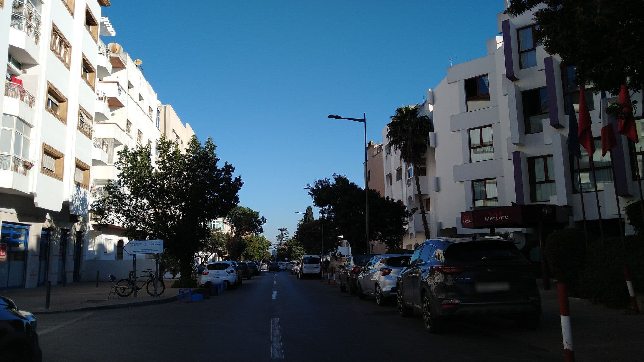 Street view near Mercure Hotel Rabat Sheherazade, Rabat — © alec01 (CC BY-SA · Mapillary)