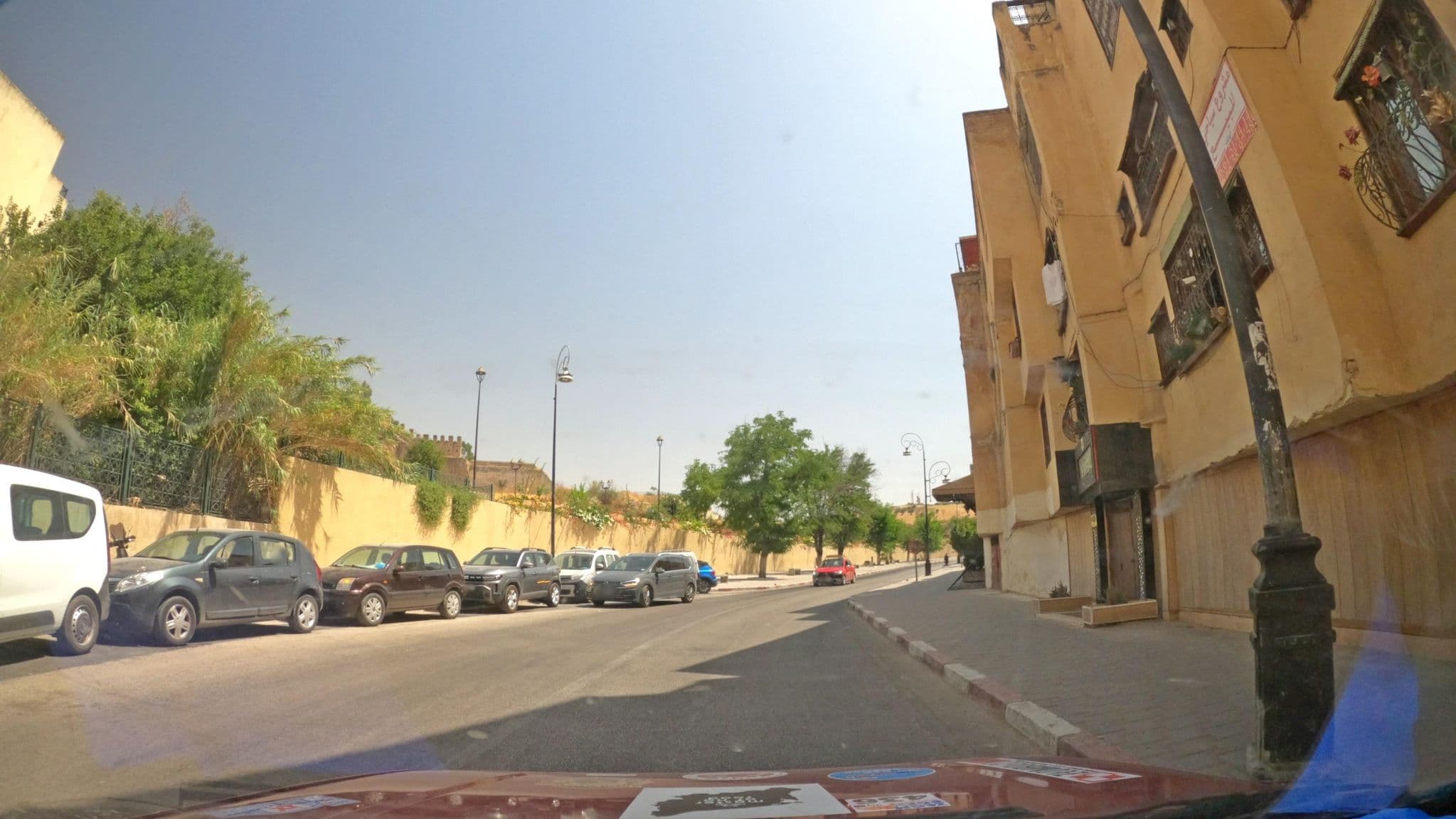 Street view near riad dar al batoul, Fès al Bali — © masterofnoroad (CC BY-SA · Mapillary)