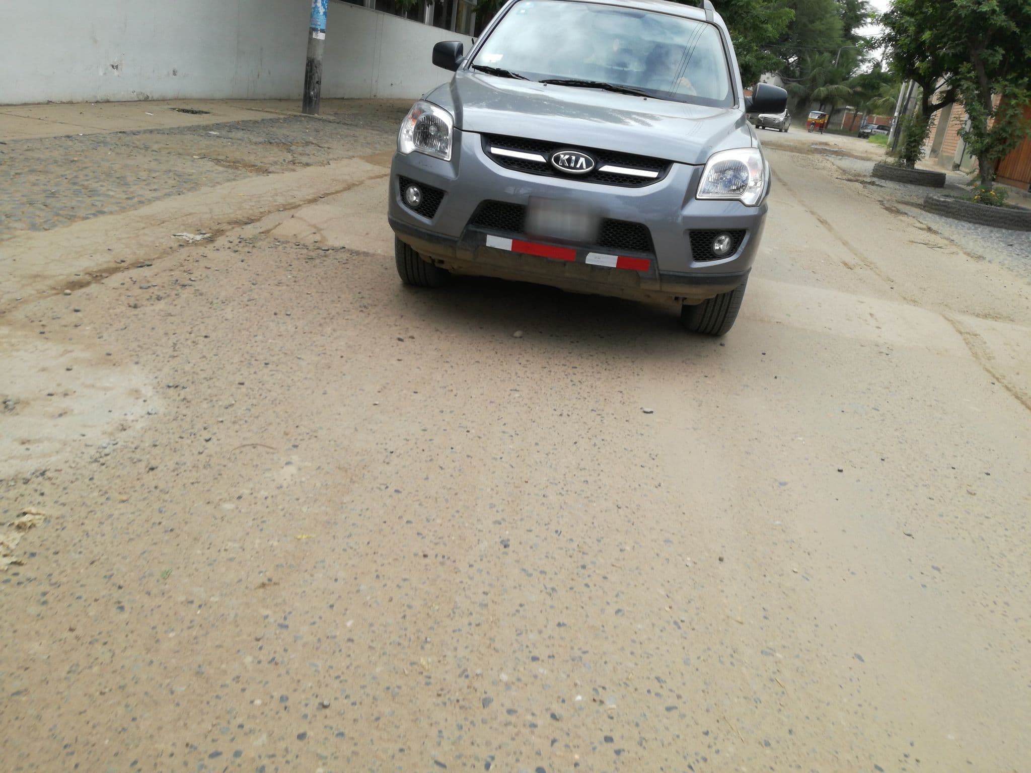 Street view near Hotel El Angolo, Piura — © jennyssan (CC BY-SA · Mapillary)