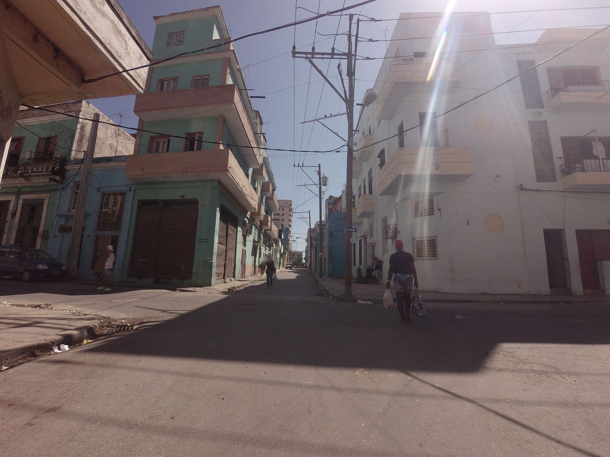 Street view near B&B Lady Martha, Centro Habana