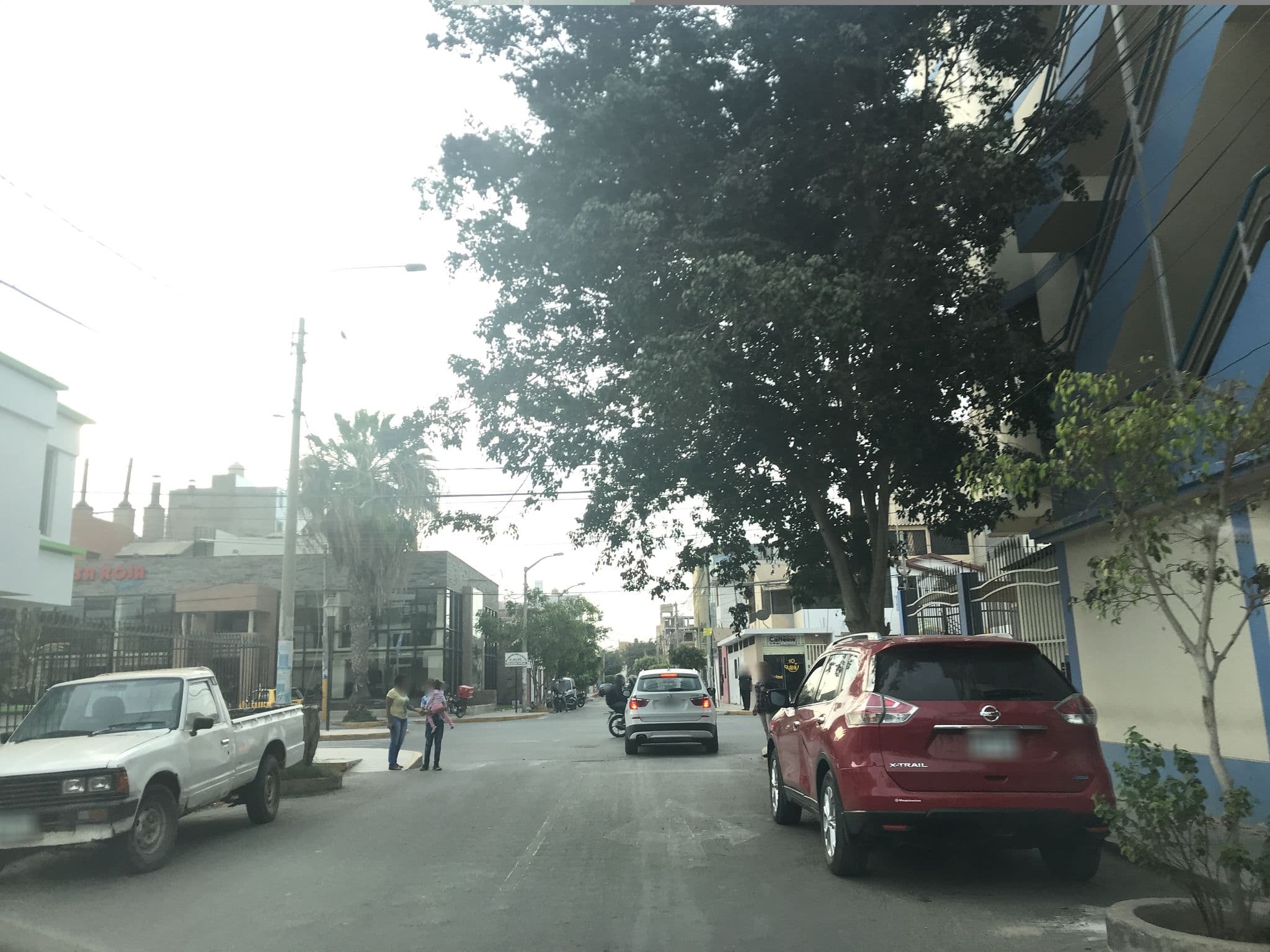Street view near La Casa del Oso - Restaurant, Chiclayo — © sedicla (CC BY-SA · Mapillary)