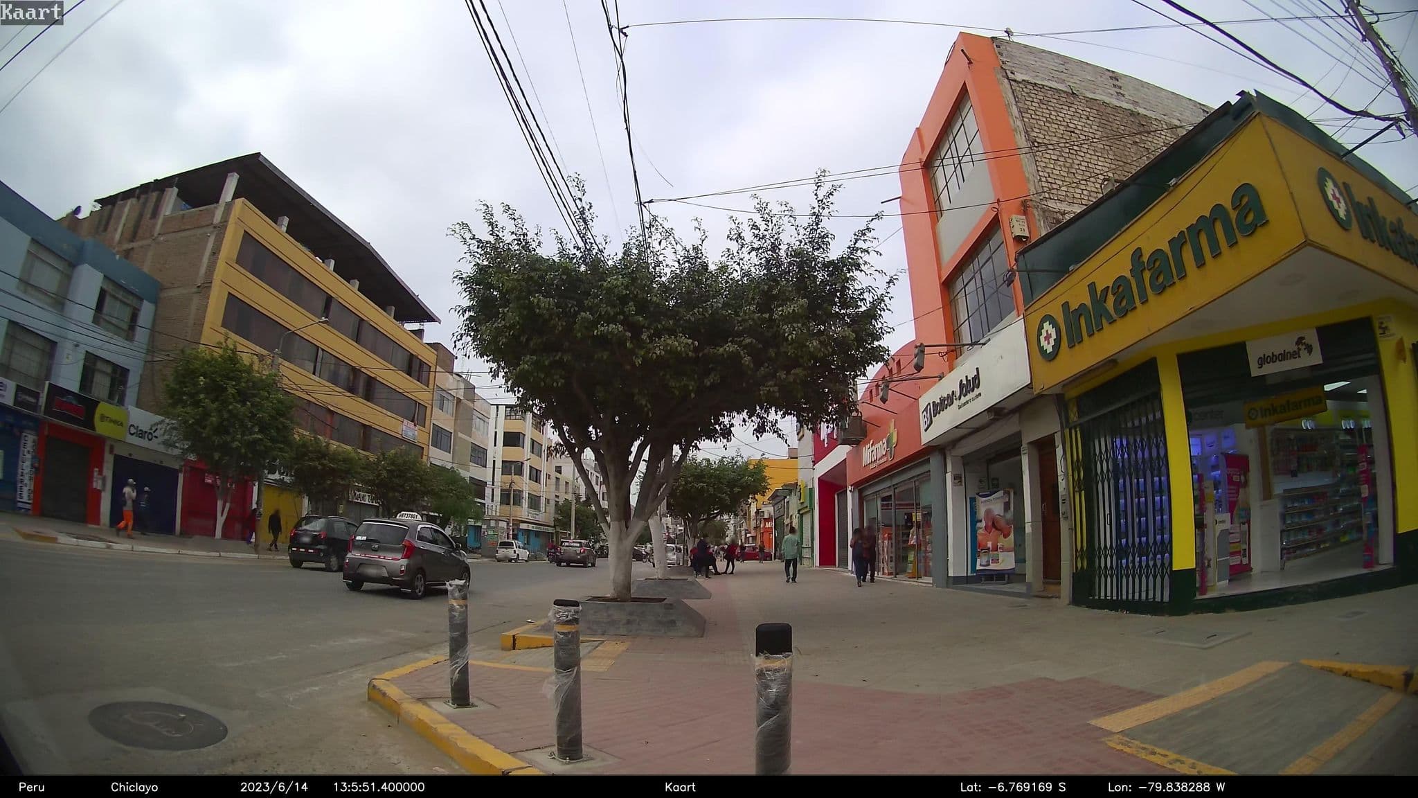 Street view near Hotel Kalu, Chiclayo — © kaart_2 (CC BY-SA · Mapillary)