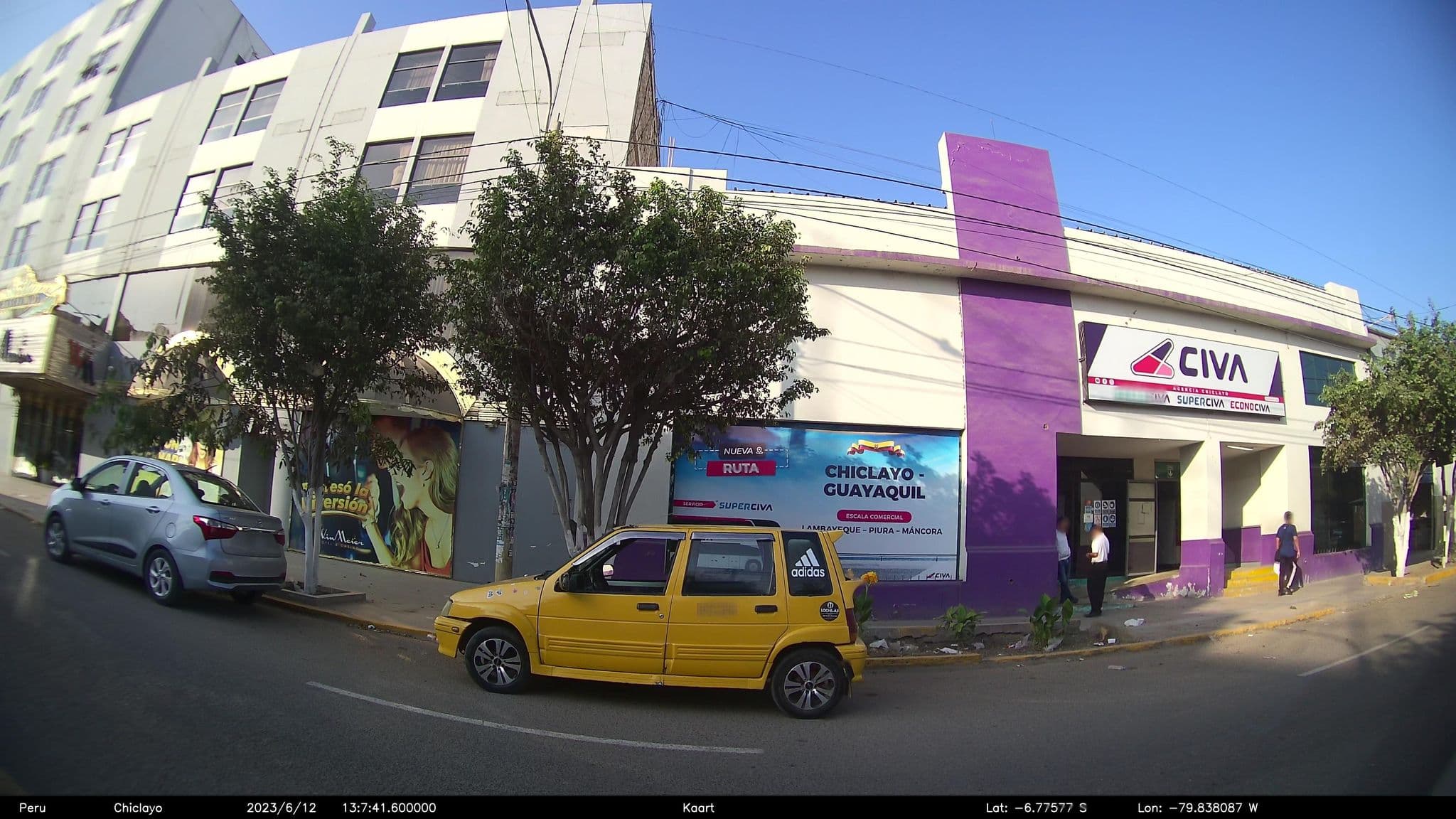 Street view near Garza Hotel, Chiclayo — © kaart_2 (CC BY-SA · Mapillary)