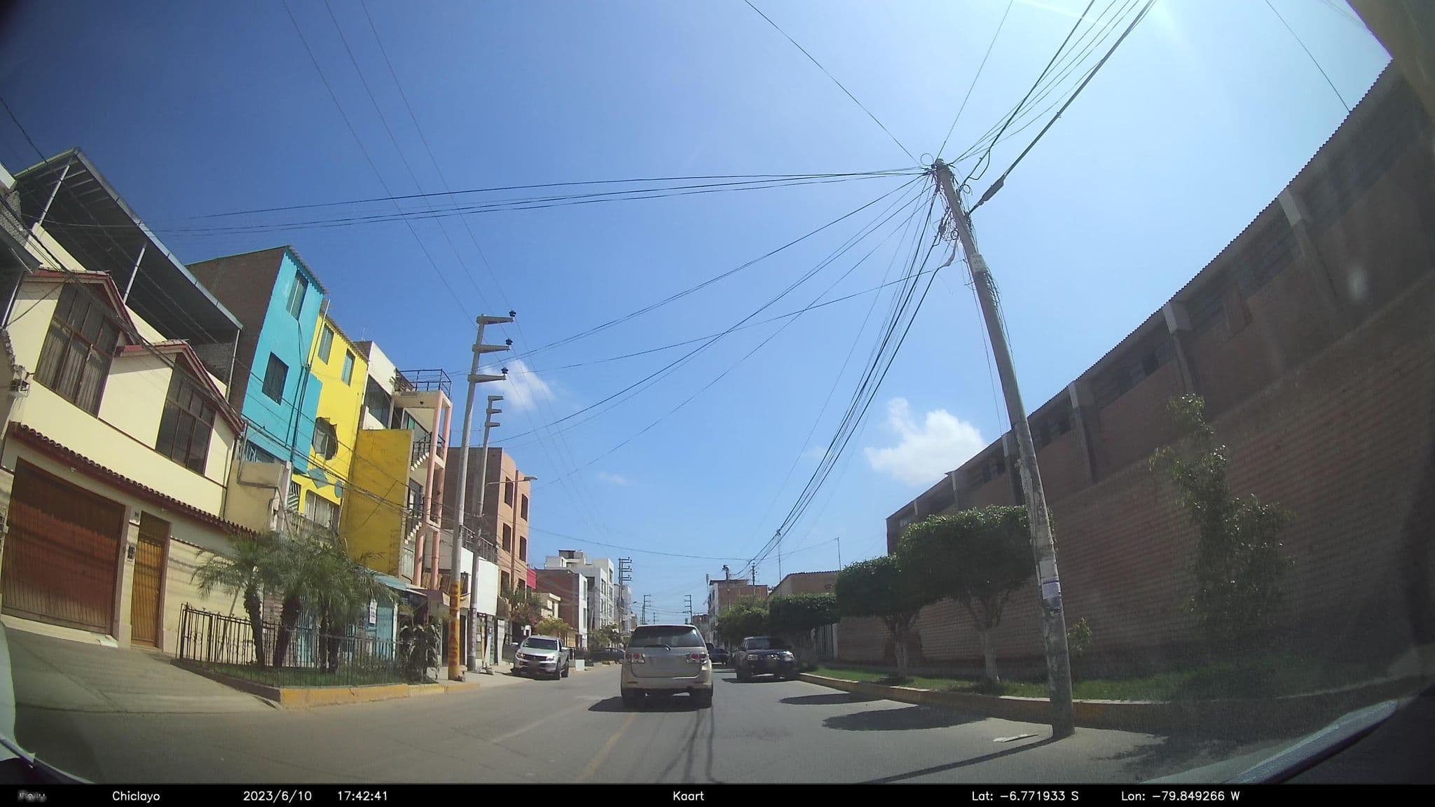 Street view near Hotel "Las Cascadas", Chiclayo — © kaart_2 (CC BY-SA · Mapillary)