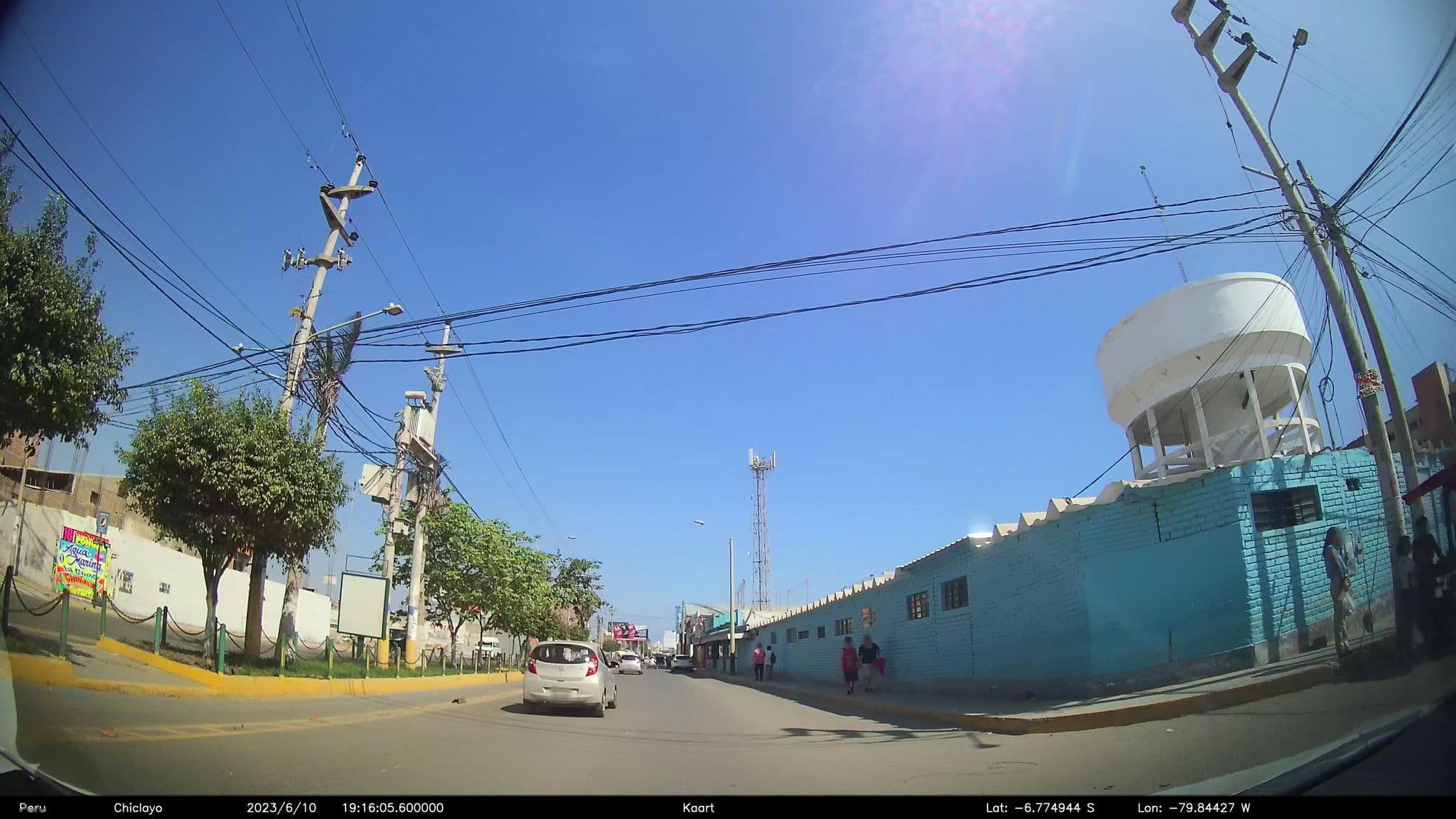 Street view near Gloria Plaza, Chiclayo — © kaart_2 (CC BY-SA · Mapillary)