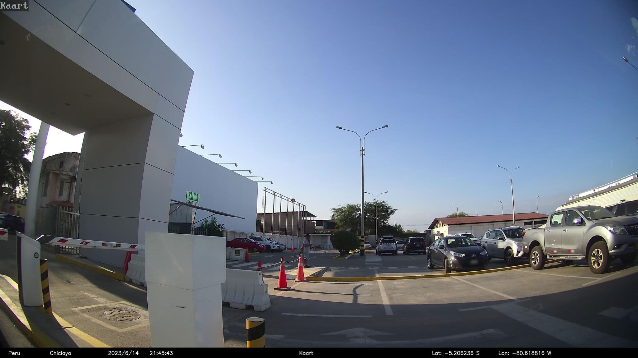 Street view near Hotel Tallan, Piura — © kaart_2 (CC BY-SA · Mapillary)