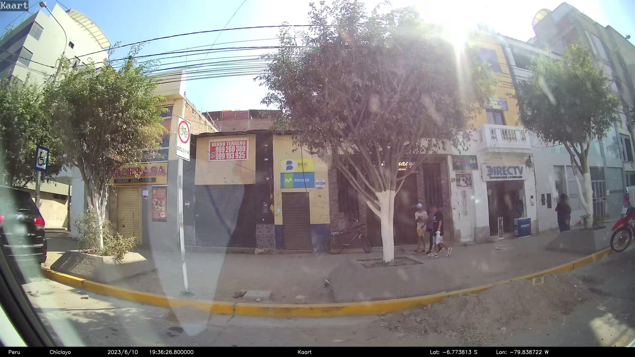 Street view near Luna Muchik, Chiclayo — © kaart_2 (CC BY-SA · Mapillary)
