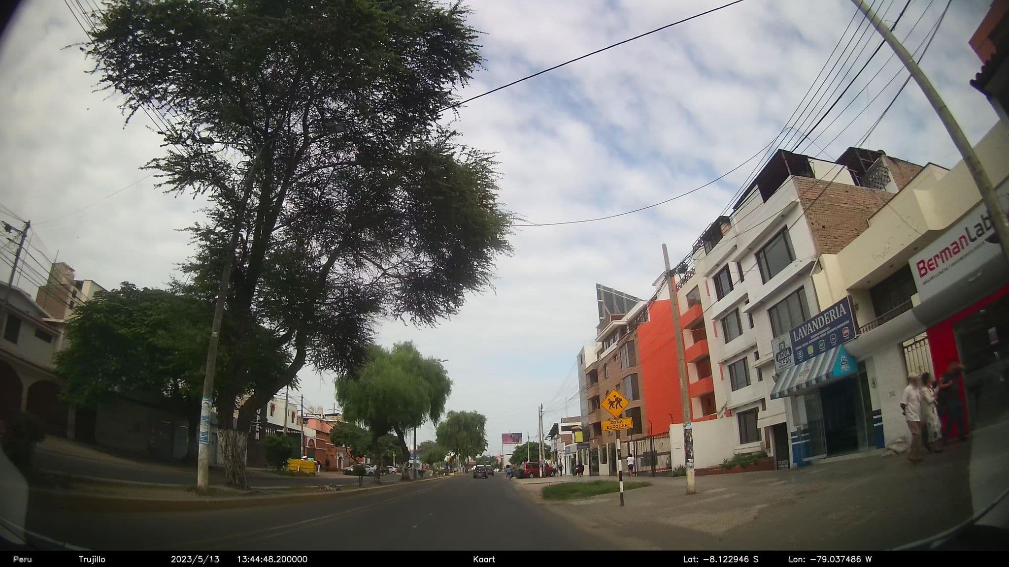 Street view near Hostal Chifa City Mar, Trujillo — © kaart_2 (CC BY-SA · Mapillary)