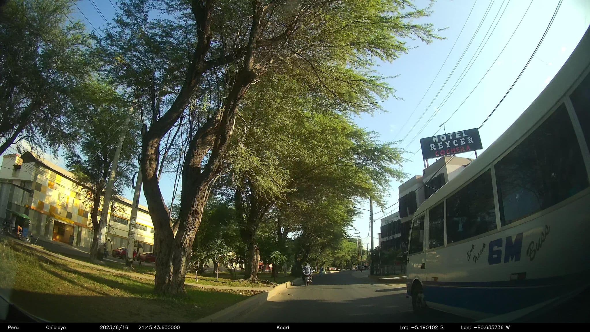 Street view near Hotel Imperio, Piura — © kaart_2 (CC BY-SA · Mapillary)