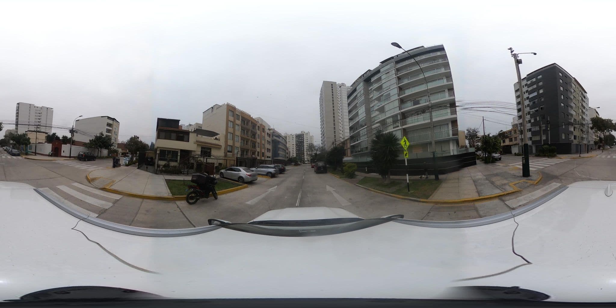 Street view near Hostal Tambopacaya, San Isidro — © kaart_360 (CC BY-SA · Mapillary)