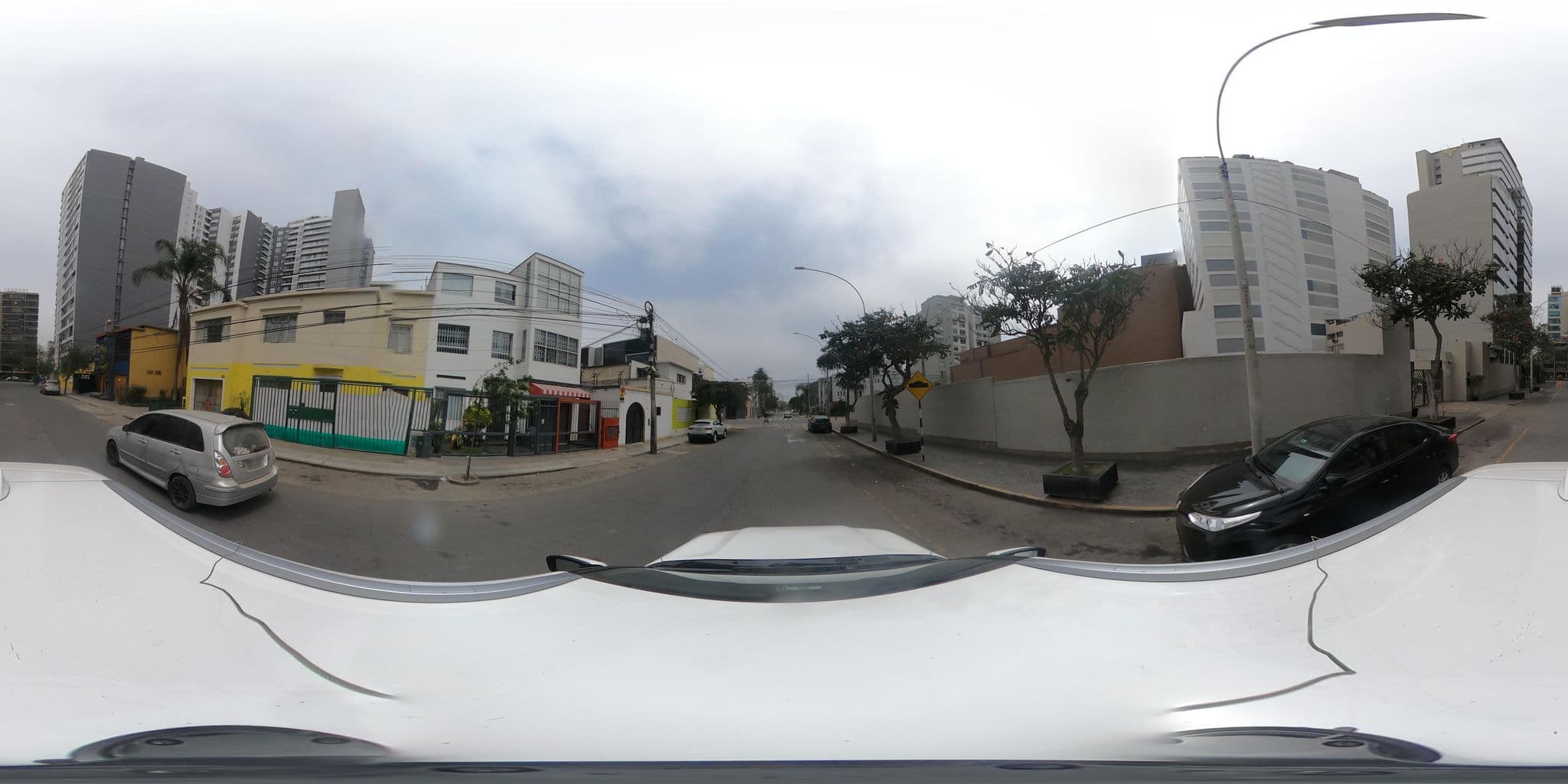 Street view near Thunderbird s Pardo, Miraflores — © kaart_360 (CC BY-SA · Mapillary)