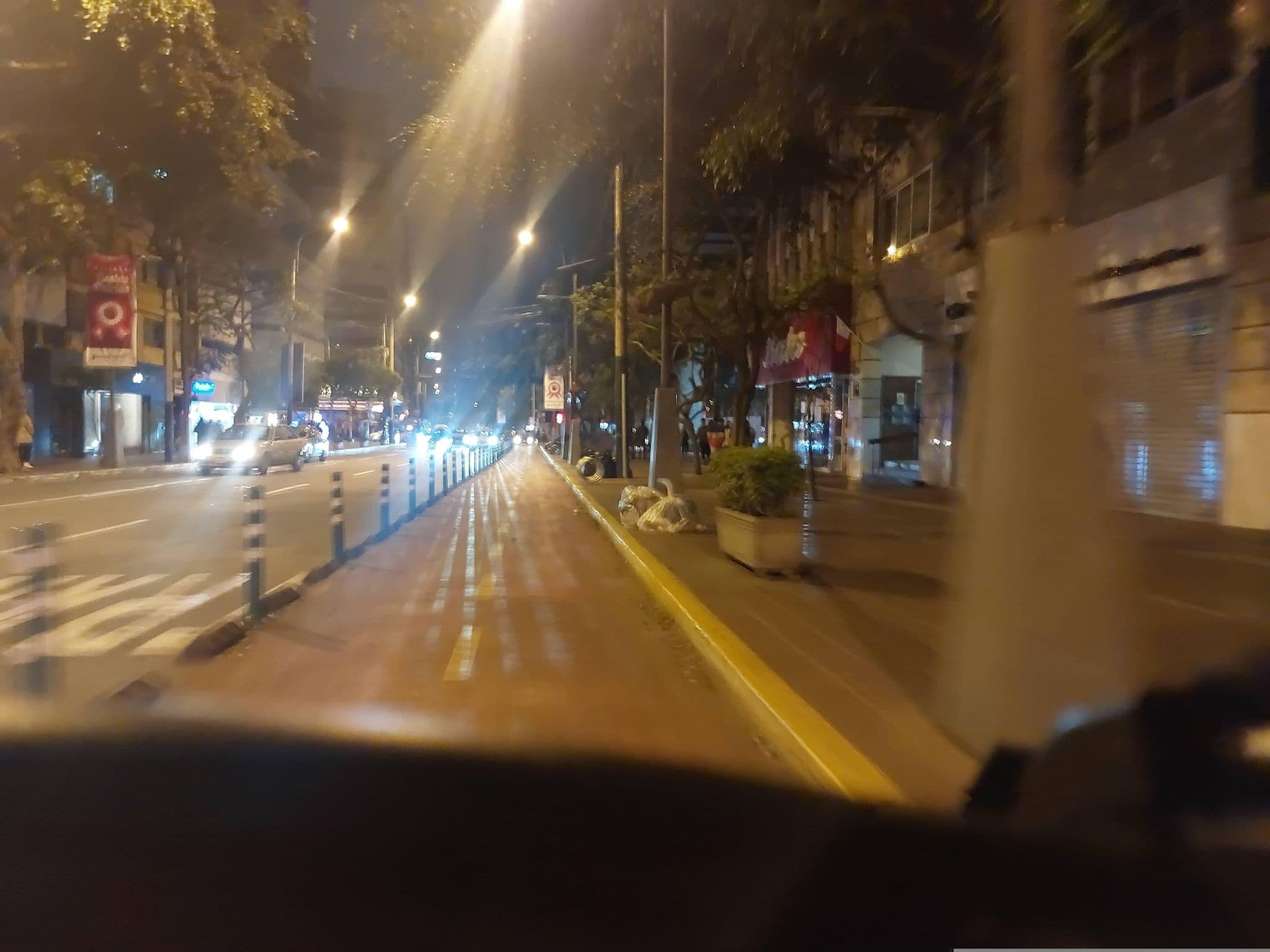 Street view near Hostal Kusiyus, Miraflores — © ciclolibres (CC BY-SA · Mapillary)