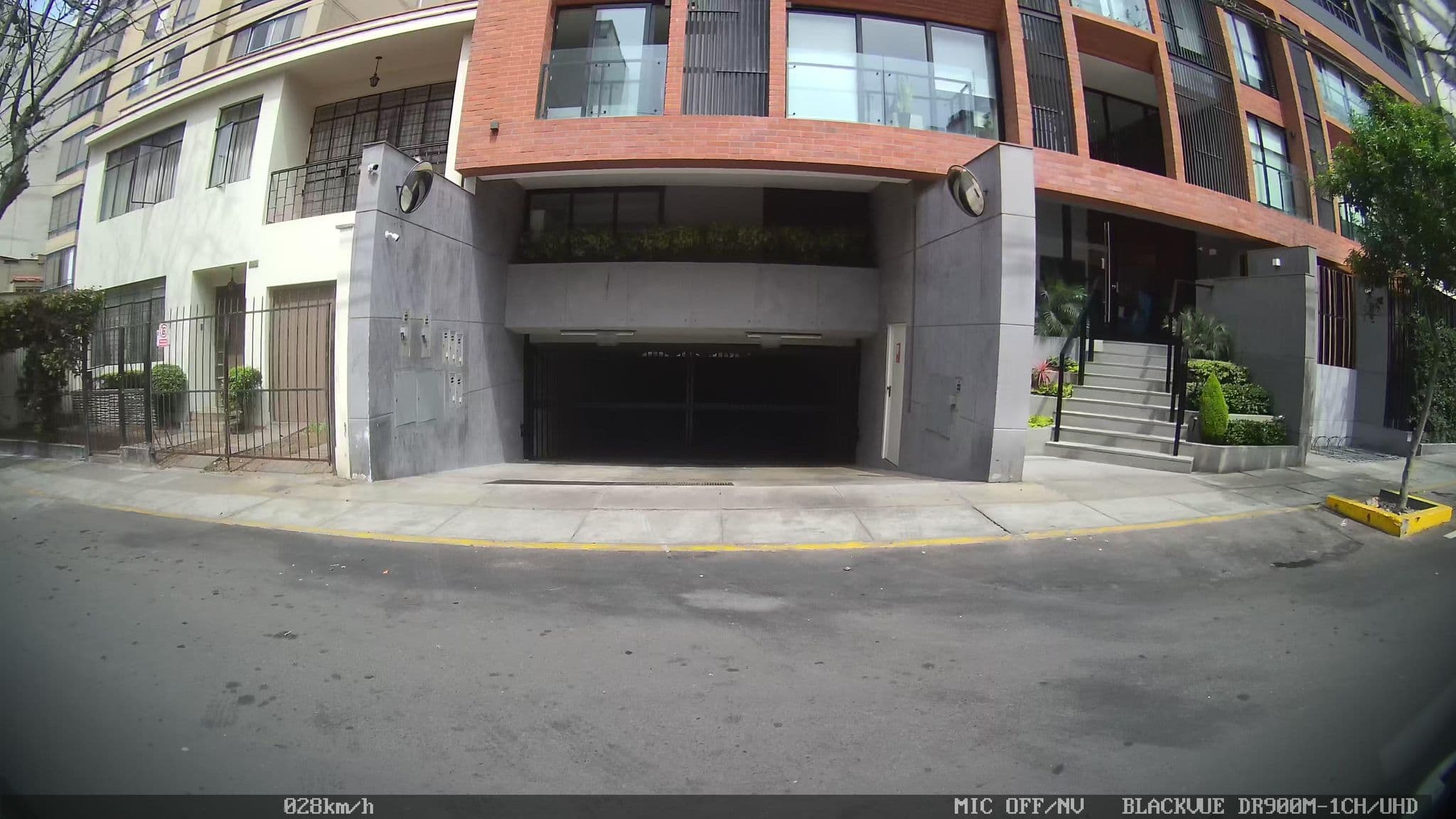 Street view near Albergue Verde, Miraflores — © kaart_1 (CC BY-SA · Mapillary)