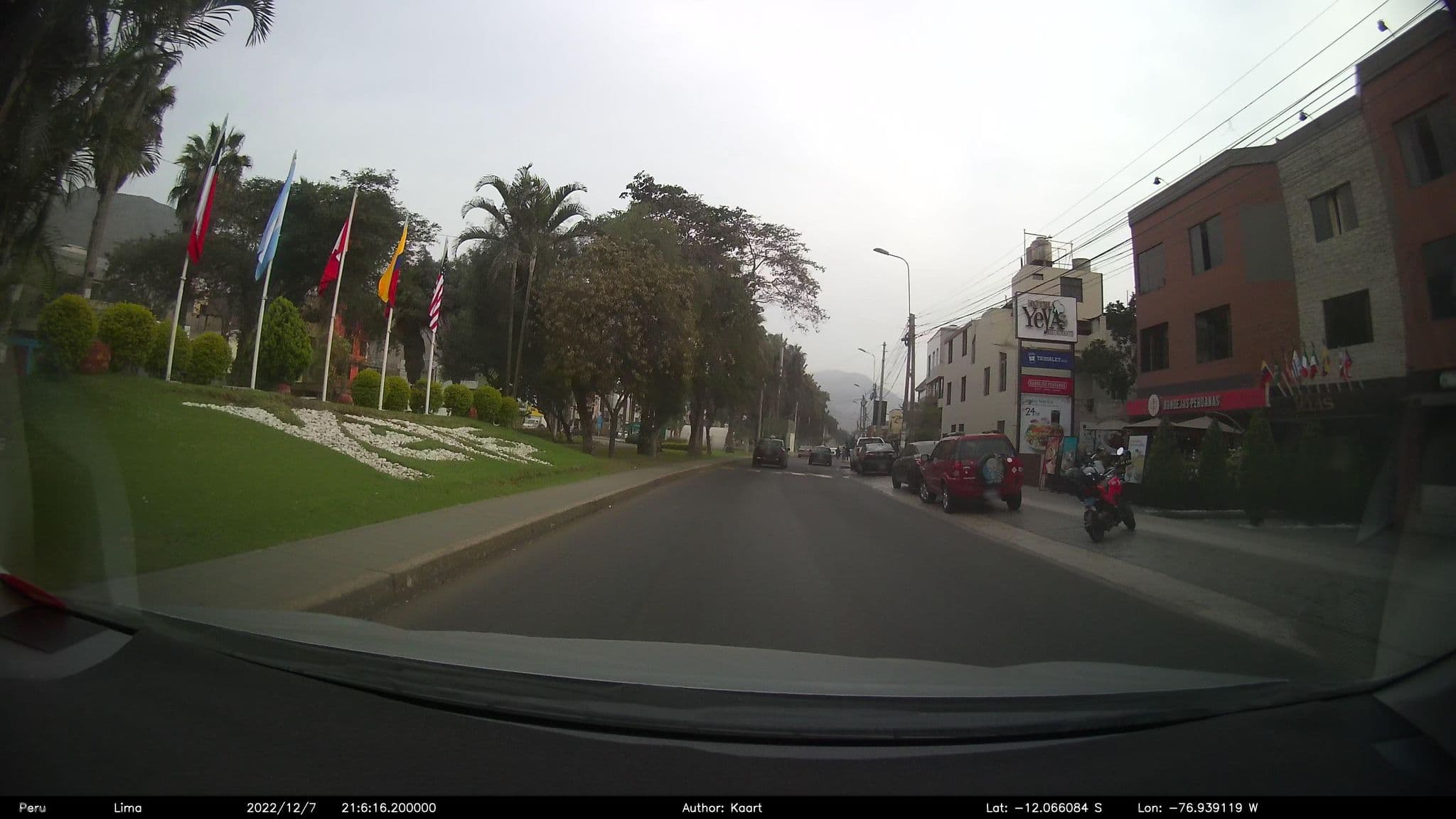 Street view near Hotel Yeyas, Santa Anita - Los Ficus — © kaart_2 (CC BY-SA · Mapillary)