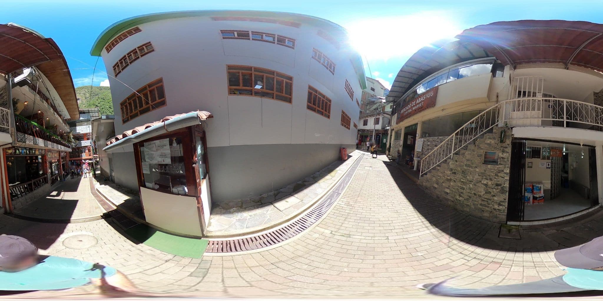 Street view near Urpi Hotel, Machupicchu — © jaderbavaresco (CC BY-SA · Mapillary)