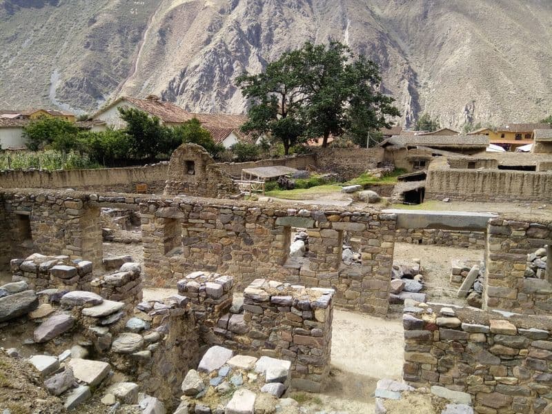 Street view near Aclla Wasi, Ollantaytambo — © janvanbekkum (CC BY-SA · Mapillary)