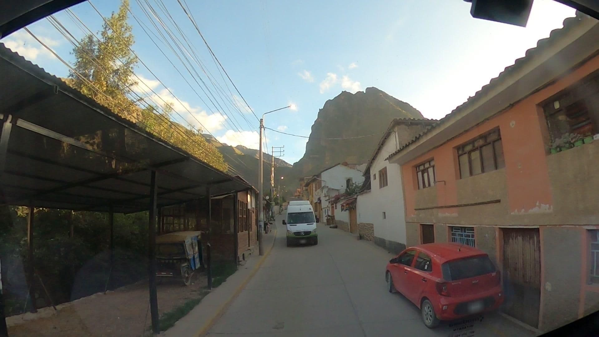 Street view near Munay Tika, Ollantaytambo — © jaderbavaresco (CC BY-SA · Mapillary)