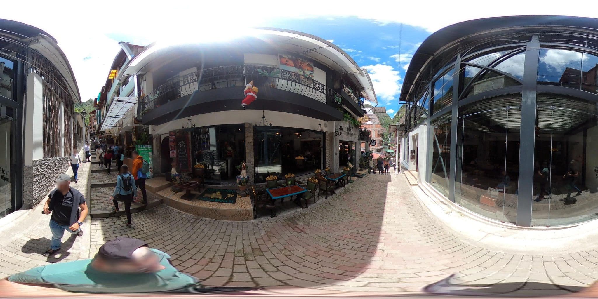 Street view near Seven Mapi Hotel, Machupicchu — © jaderbavaresco (CC BY-SA · Mapillary)