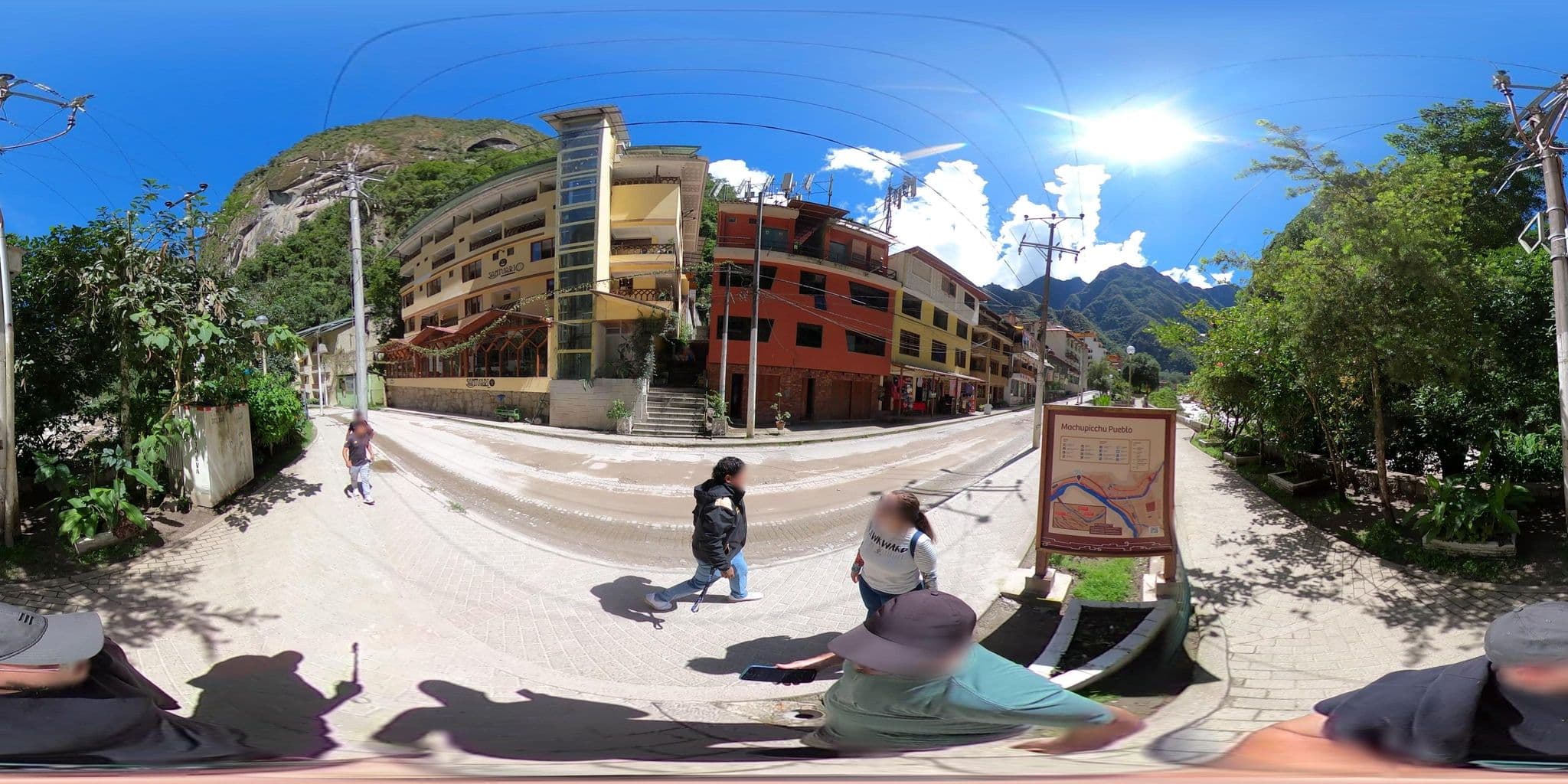 Street view near Hotel Santuario Machupicchu, Machupicchu — © jaderbavaresco (CC BY-SA · Mapillary)