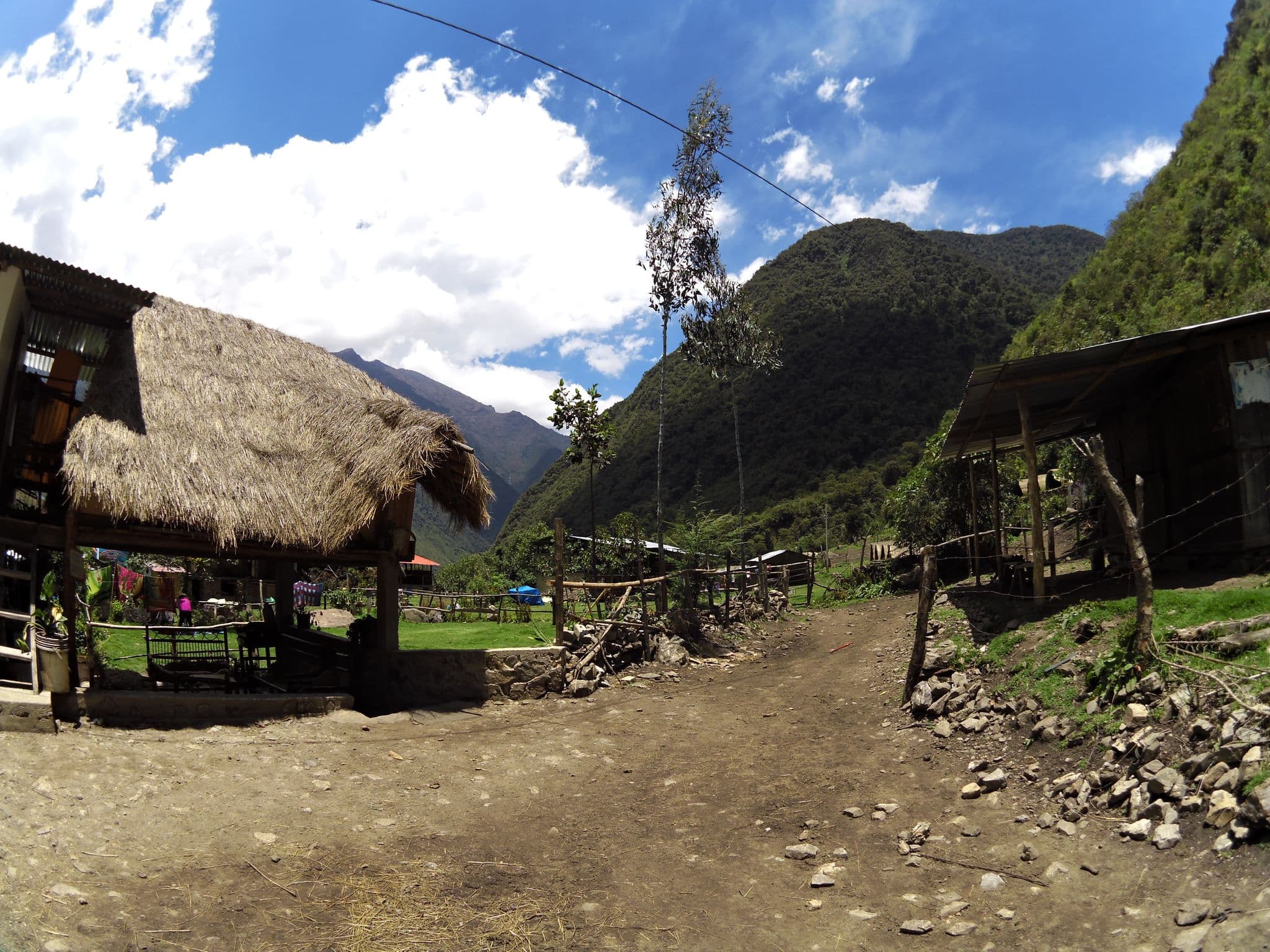 Street view near Salkantay Trekking Andean Huts, Machupicchu — © jlevente (CC BY-SA · Mapillary)
