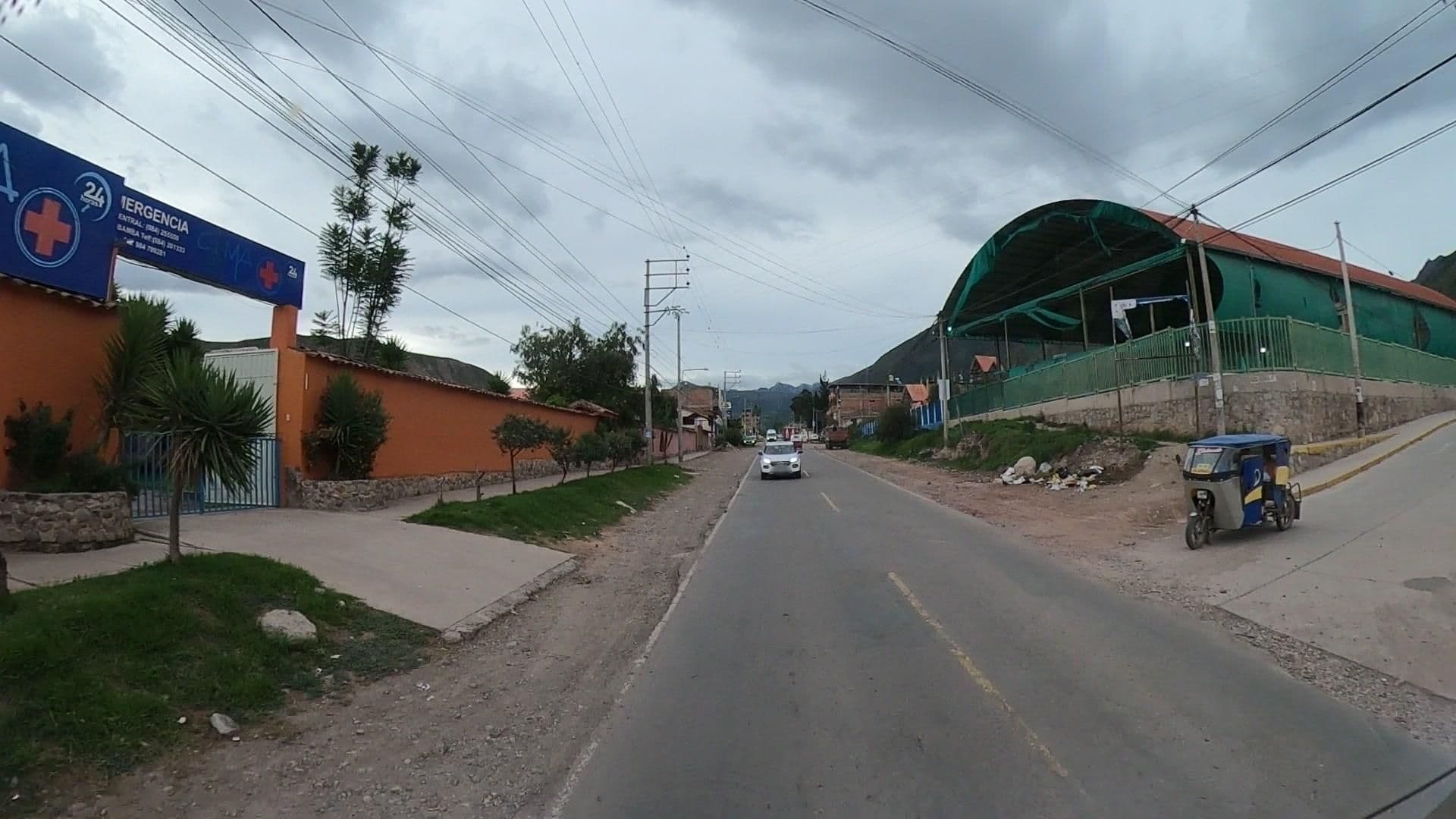 Street view near Urutinkuy Hostal Turístico, Urubamba — © jaderbavaresco (CC BY-SA · Mapillary)