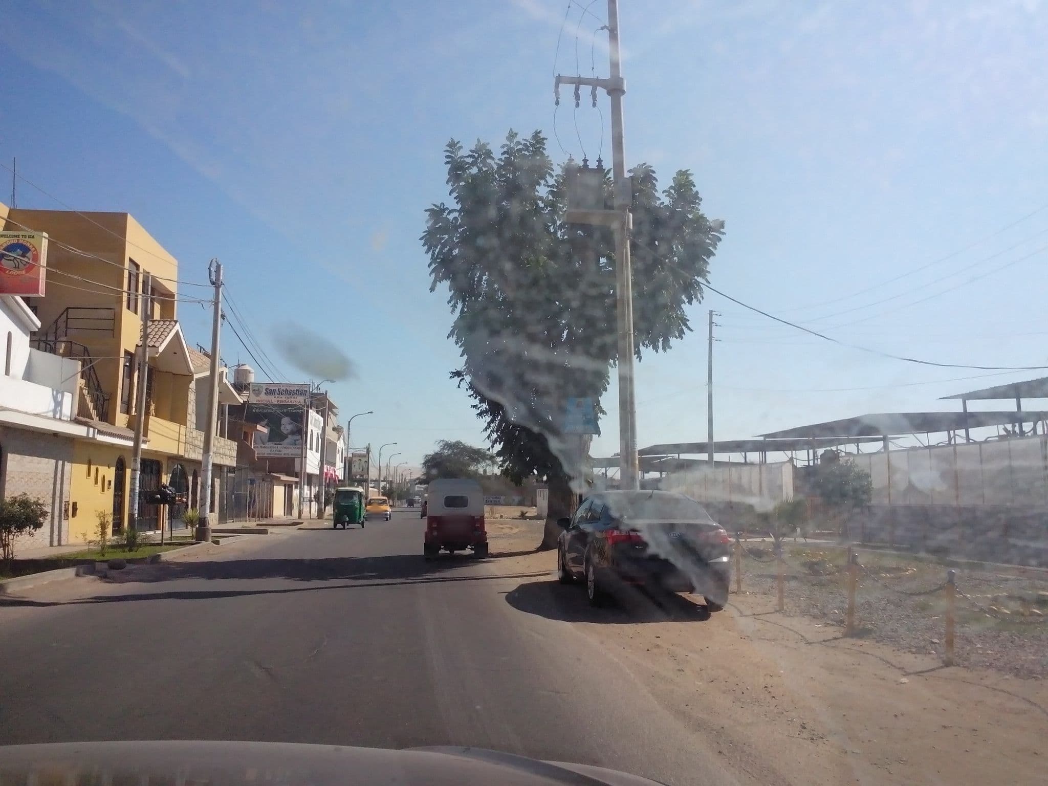Street view near diamond monkey, Ica — © derfred (CC BY-SA · Mapillary)