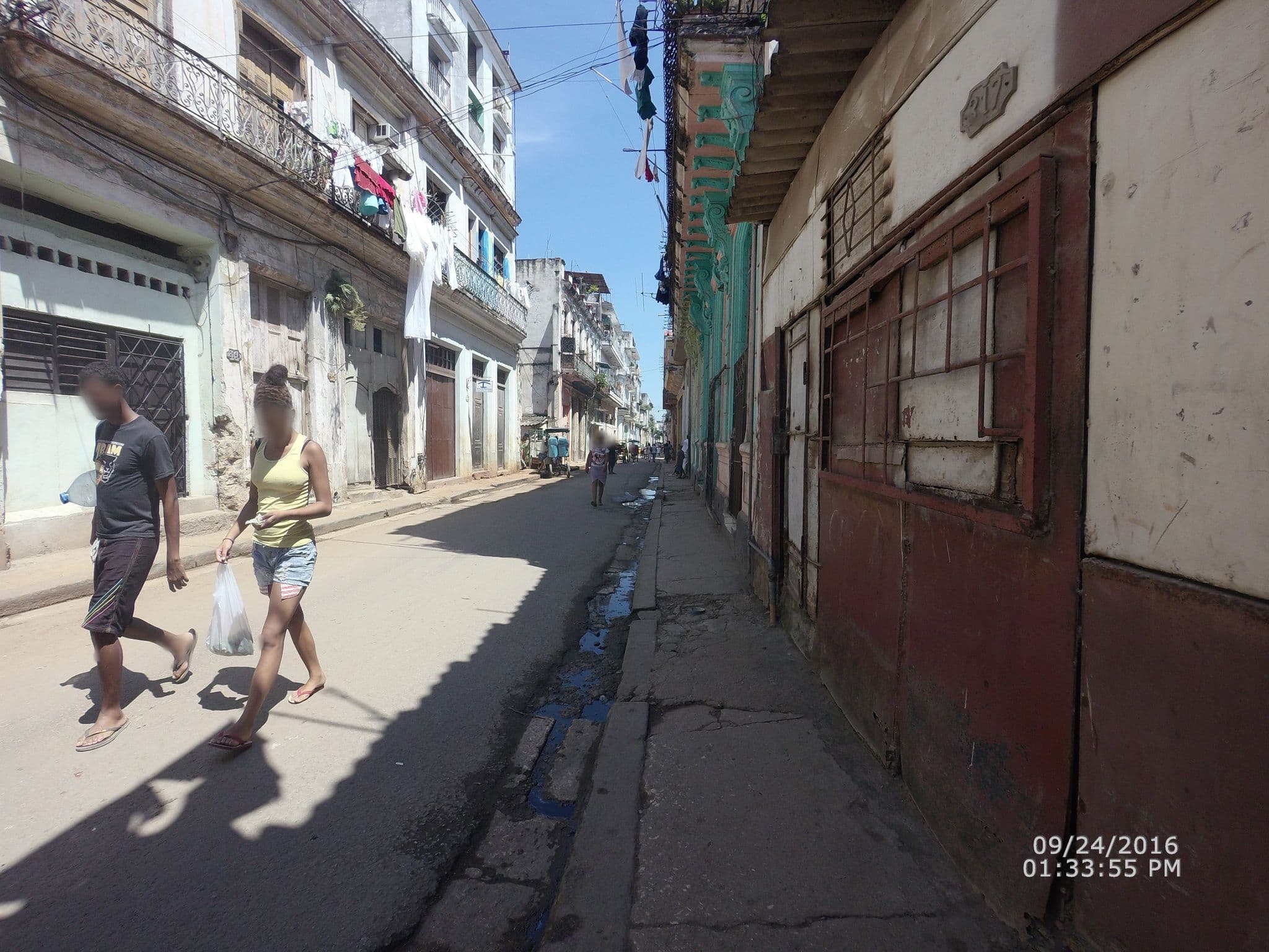 Street view near Elvira mi amor, La Habana Vieja