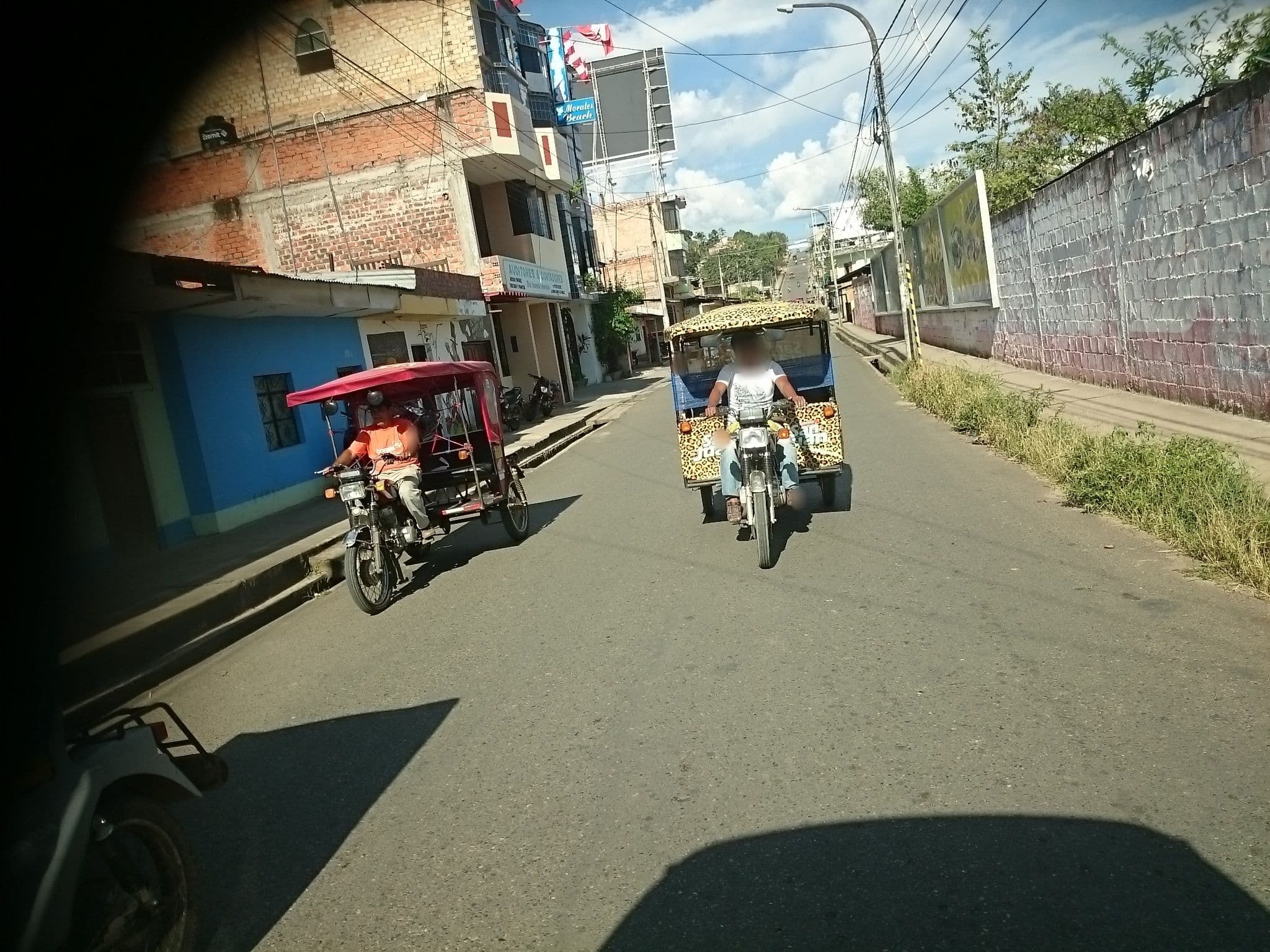 Street view near Hotel Morales Beach, La Banda — © sguinetti (CC BY-SA · Mapillary)