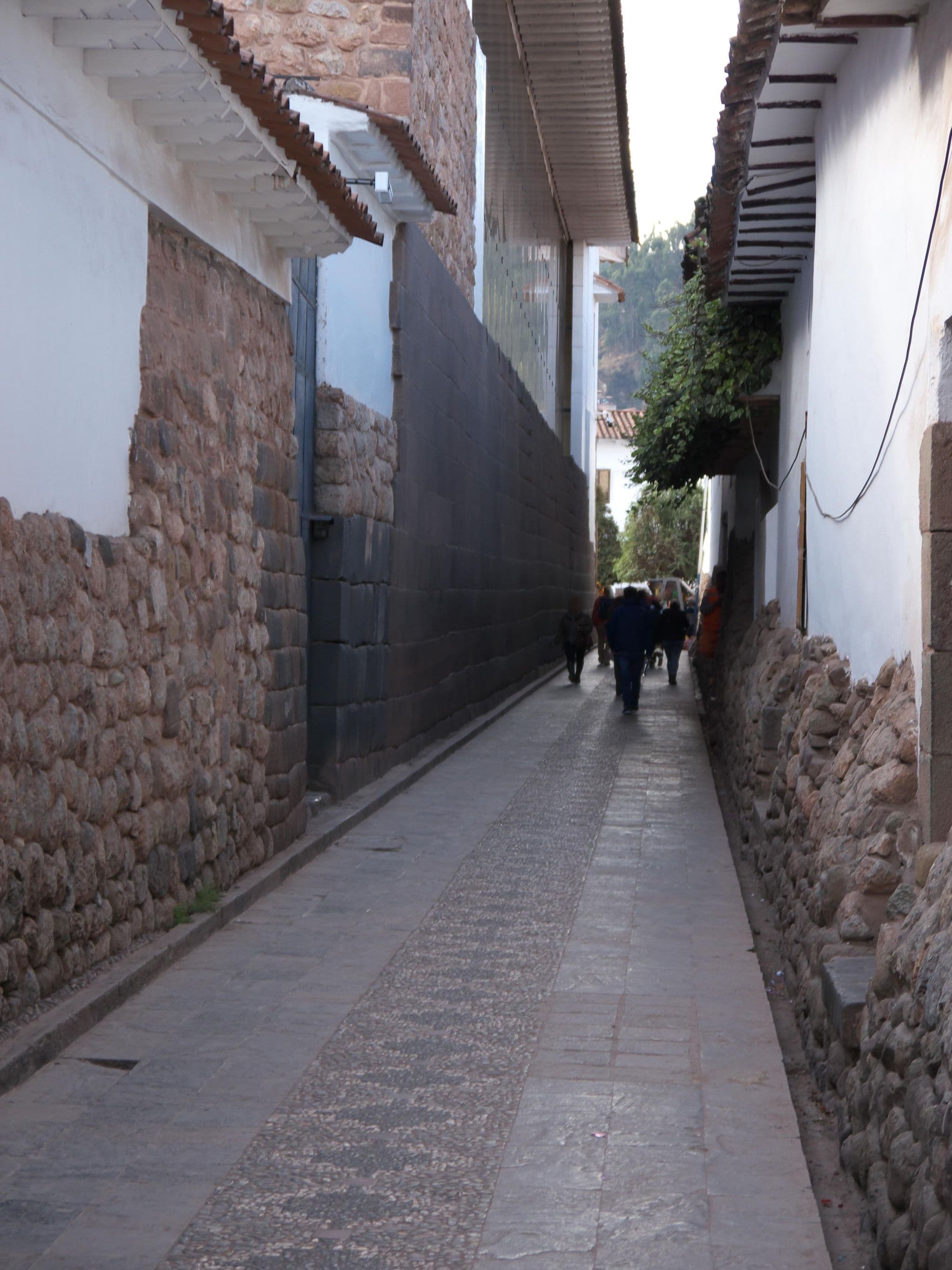 Street view near Waman Qorikancha, Wanchaq — © benoitmenez (CC BY-SA · Mapillary)