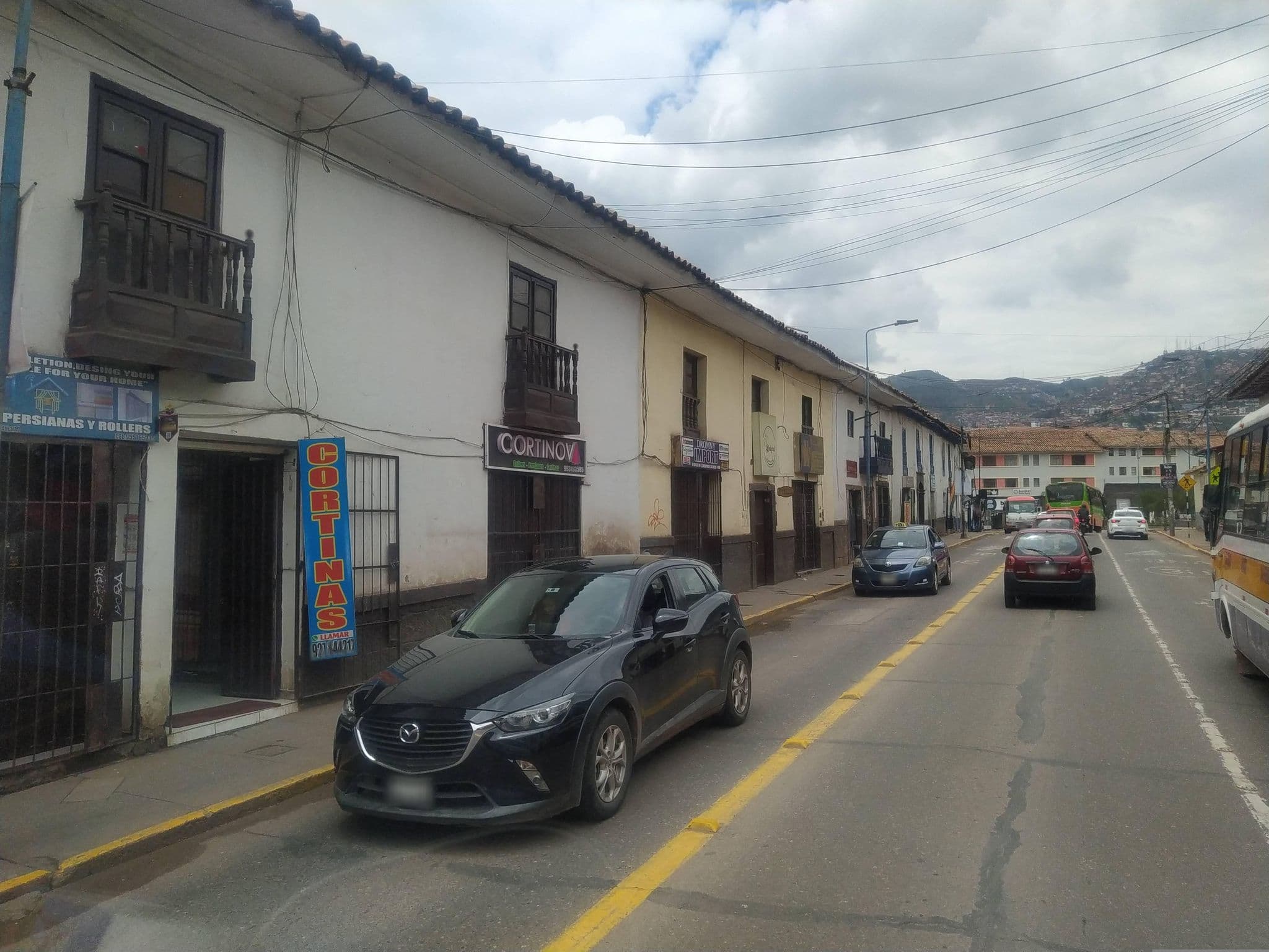 Street view near Empatriz Guest House, Wanchaq — © johnarupire (CC BY-SA · Mapillary)
