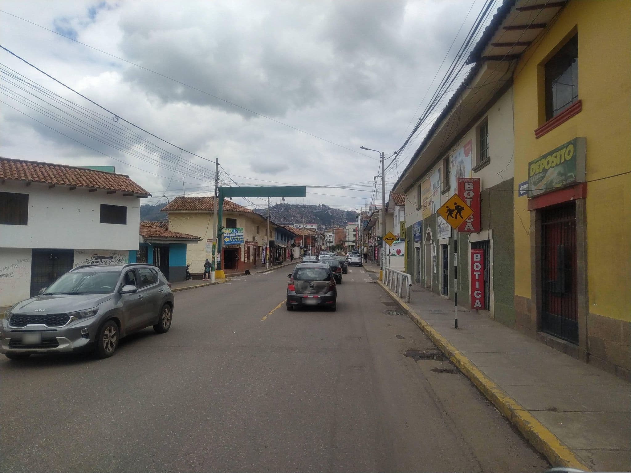 Street view near La Posada de Atahualpa, Wanchaq — © johnarupire (CC BY-SA · Mapillary)