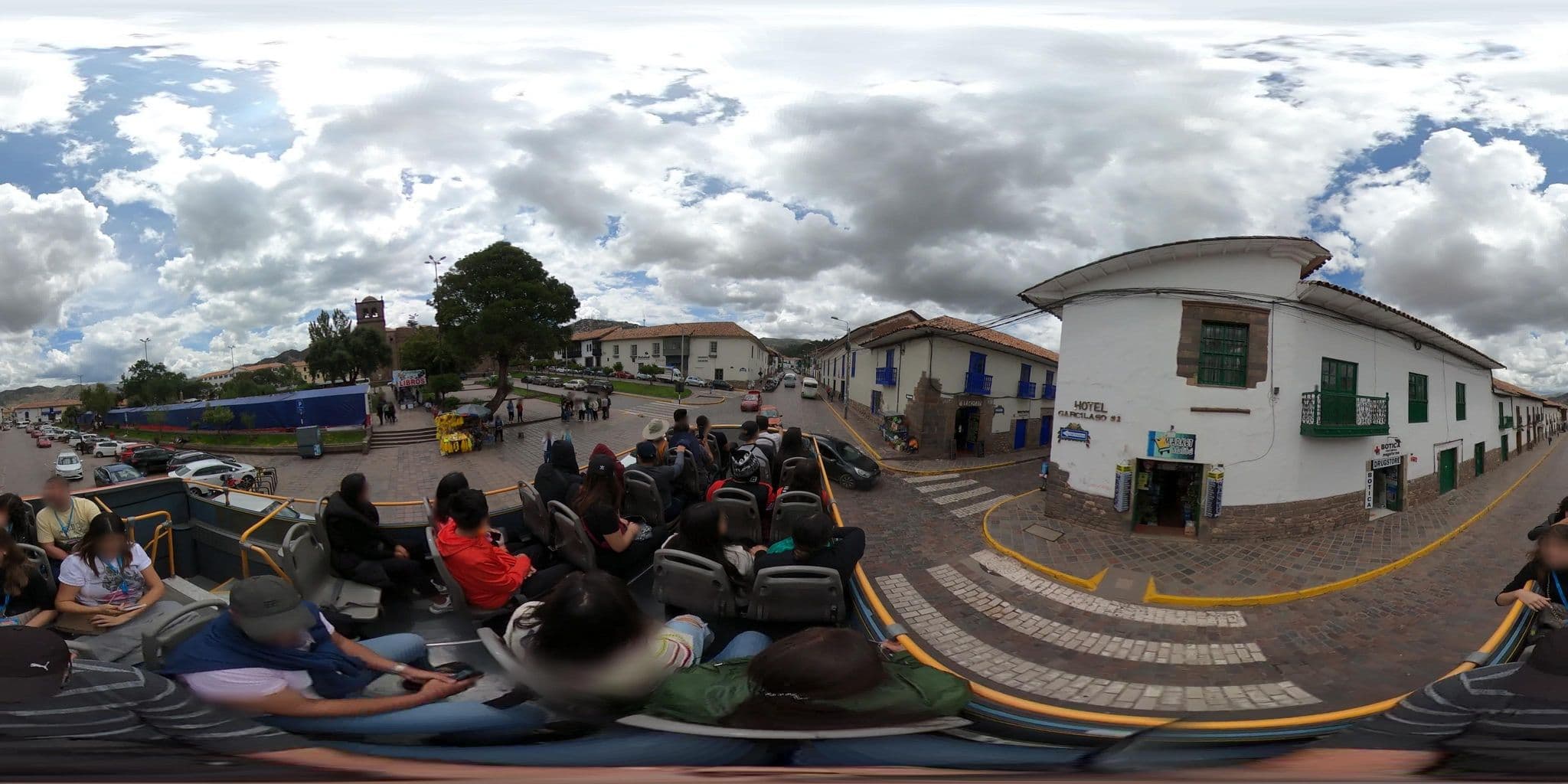 Street view near Hotel Garcilaso 2, Santiago — © jaderbavaresco (CC BY-SA · Mapillary)