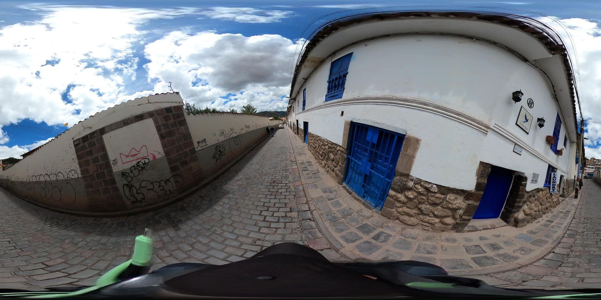 Street view near Hotel Yanahuara, Wanchaq — © jaderbavaresco (CC BY-SA · Mapillary)