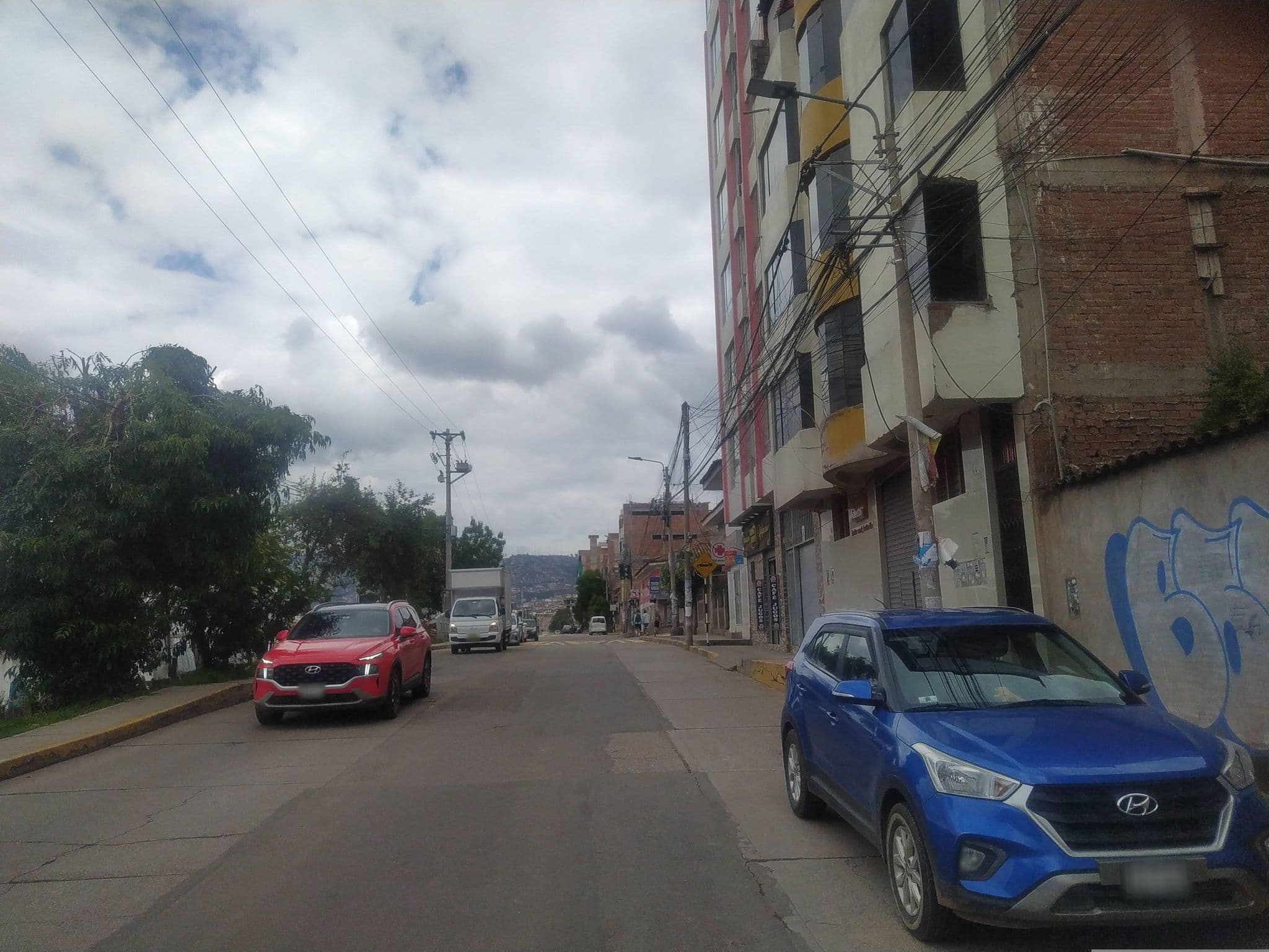 Street view near Hotel Cusco Imperial, Wanchaq — © johnarupire (CC BY-SA · Mapillary)
