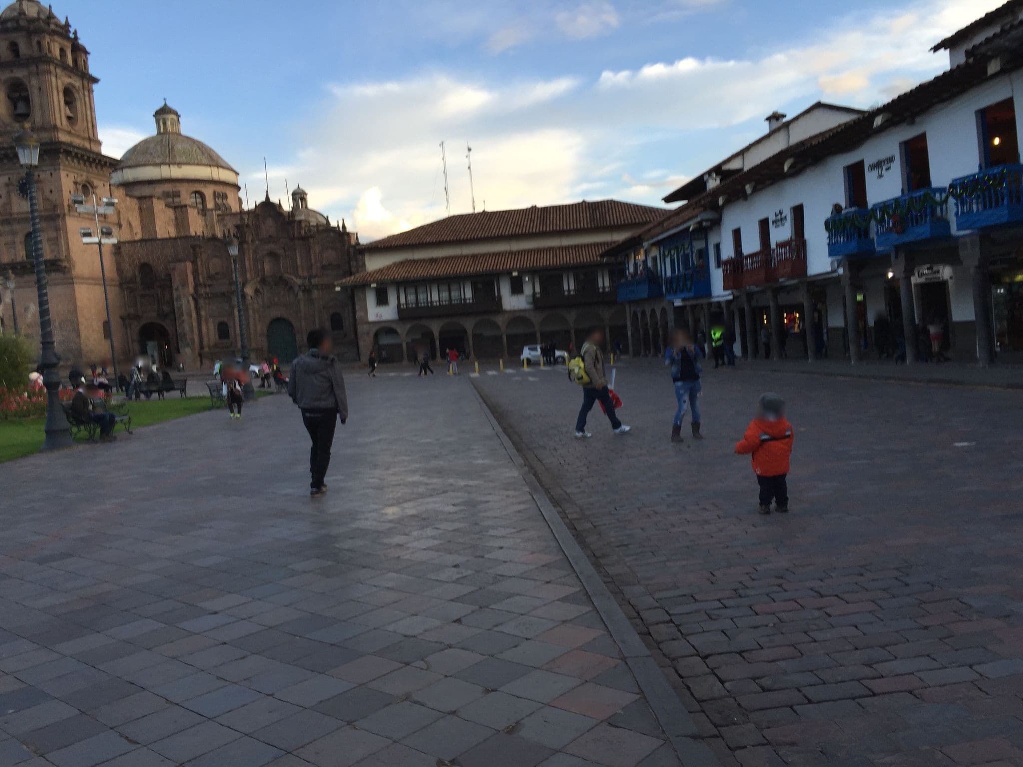 Street view near El Virrey, Santiago — © raul (CC BY-SA · Mapillary)
